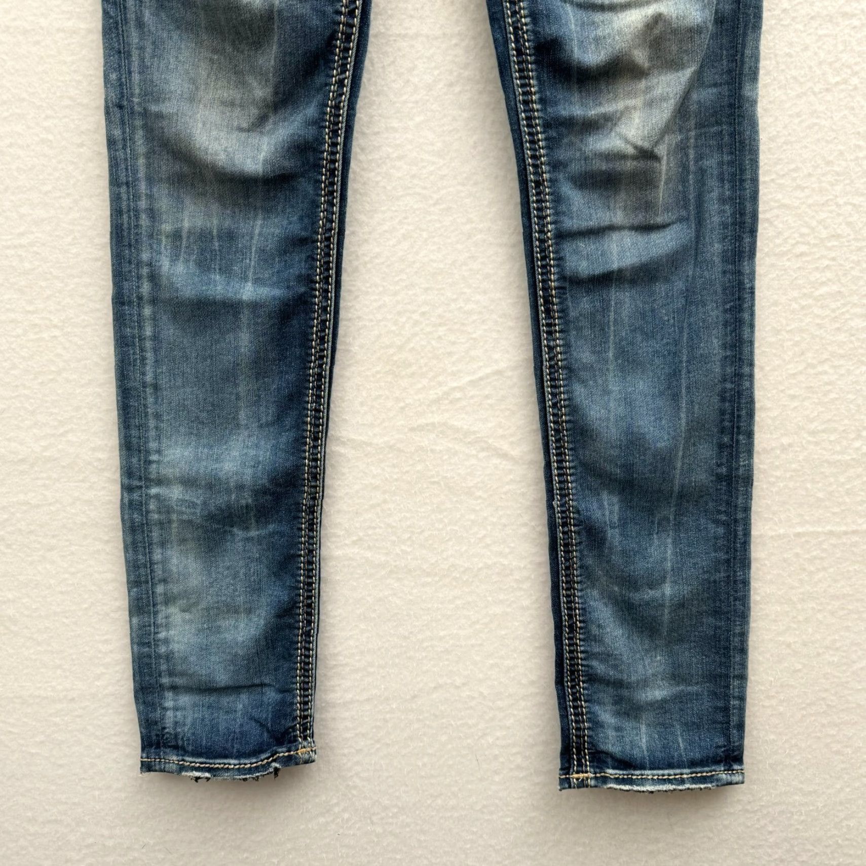 Vintage Rock Revival Women's Jeans Skinny 26 Distressed Embroidered Low Rise Blue Size 26" / US 2 / IT 38 - 3 Thumbnail