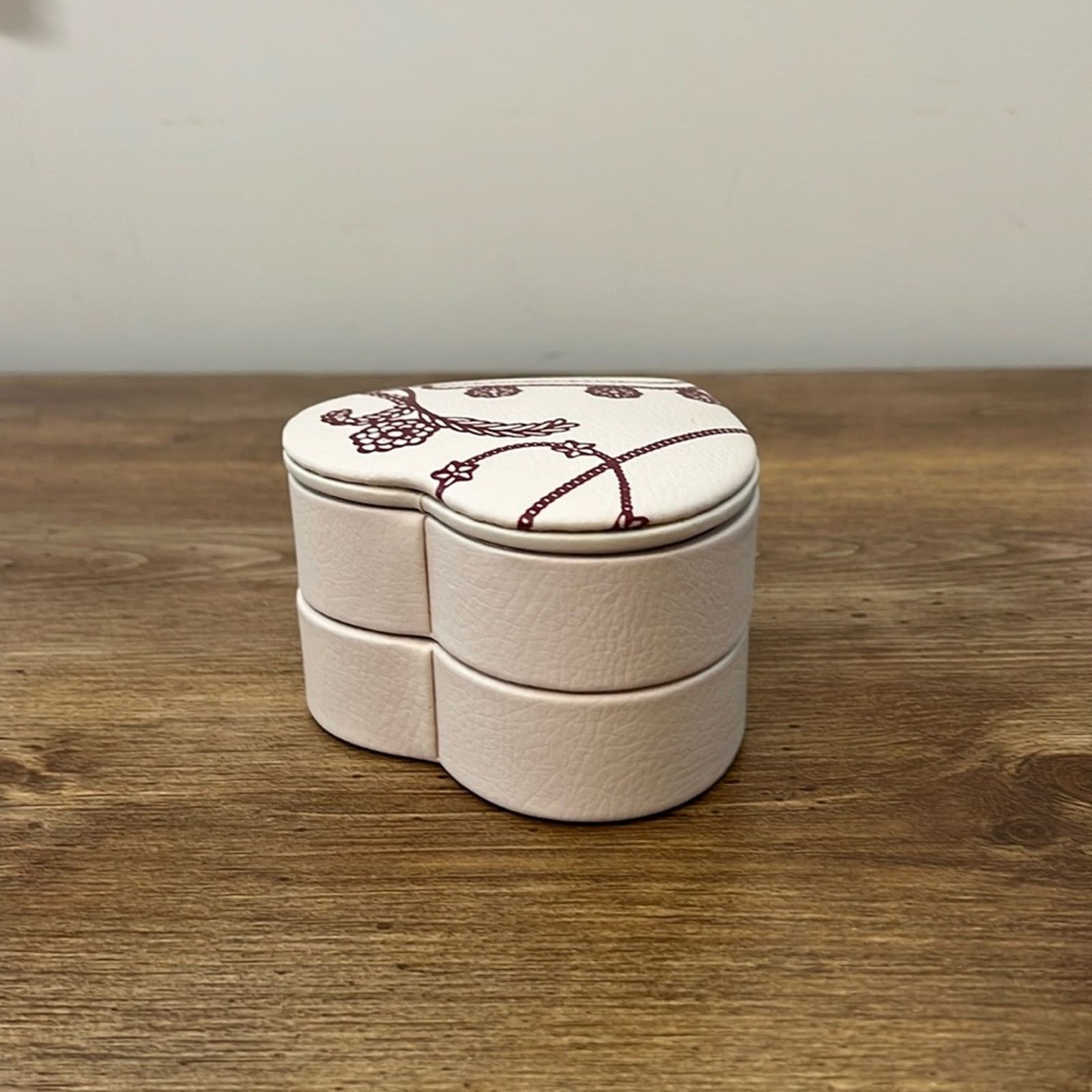 pandora Pandora Heart Shape Leather 2 Tier Jewelry Box Size ONE SIZE - 5 Thumbnail