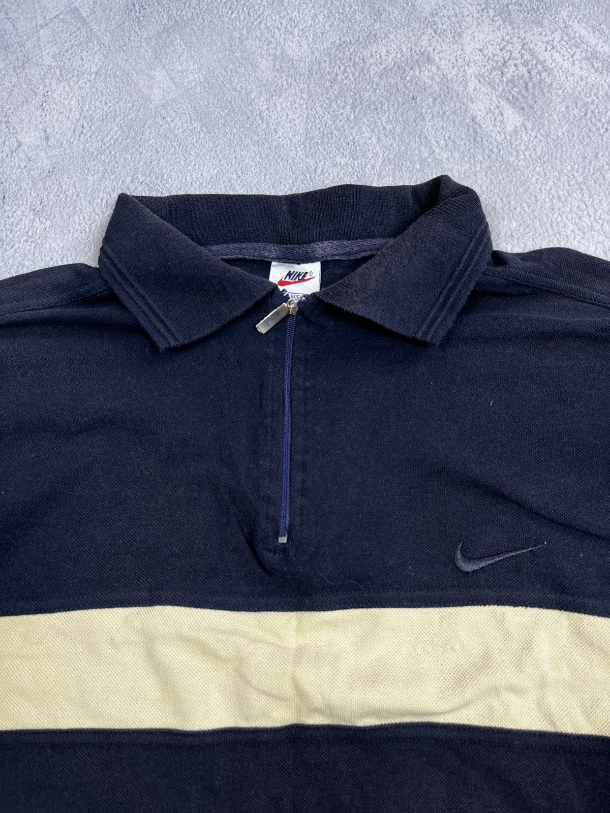 Nike Vintage 90s faded Nike logo polo tee streetwear size L Size US L / EU 52-54 / 3 - 5 Thumbnail