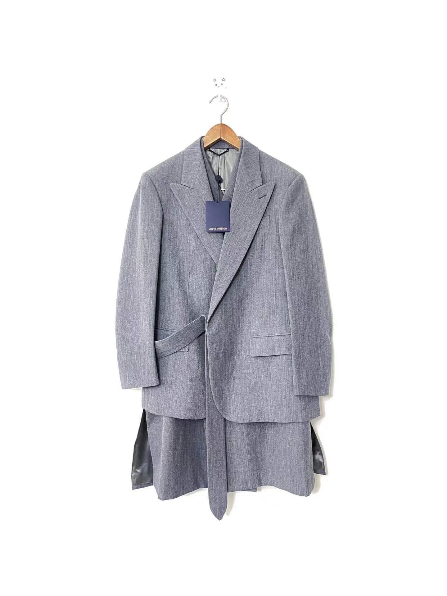 Louis Vuitton Louis Vuitton Formal Gray Suit 40r Men Size 40R - 1 Thumbnail