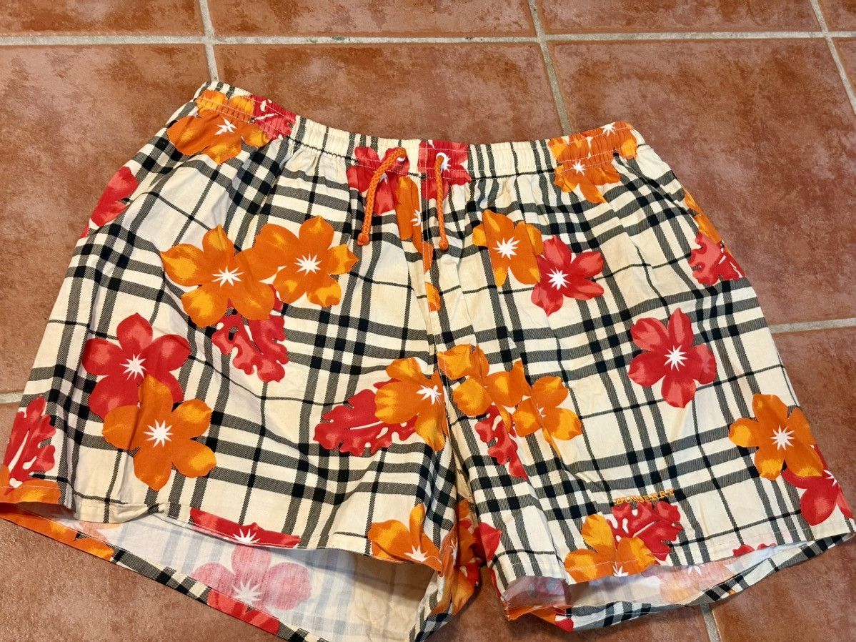 Burberry Burberry swim trunks nova check with vivid floral Size US 36 / EU 52 - 7 Thumbnail