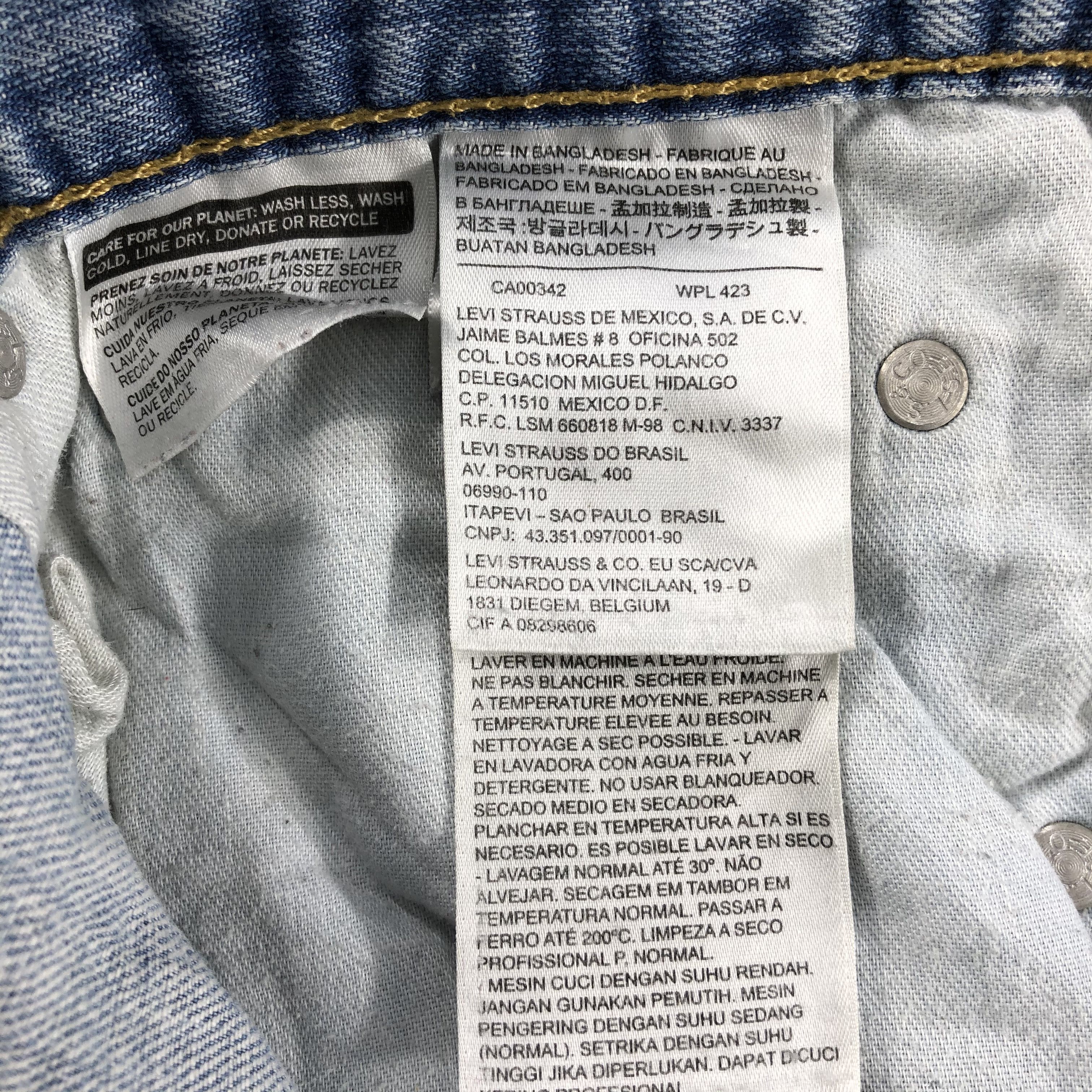 Levi's Vintage Light Wash Levis 569 Jeans-J1685 Size US 39 - 12 Thumbnail