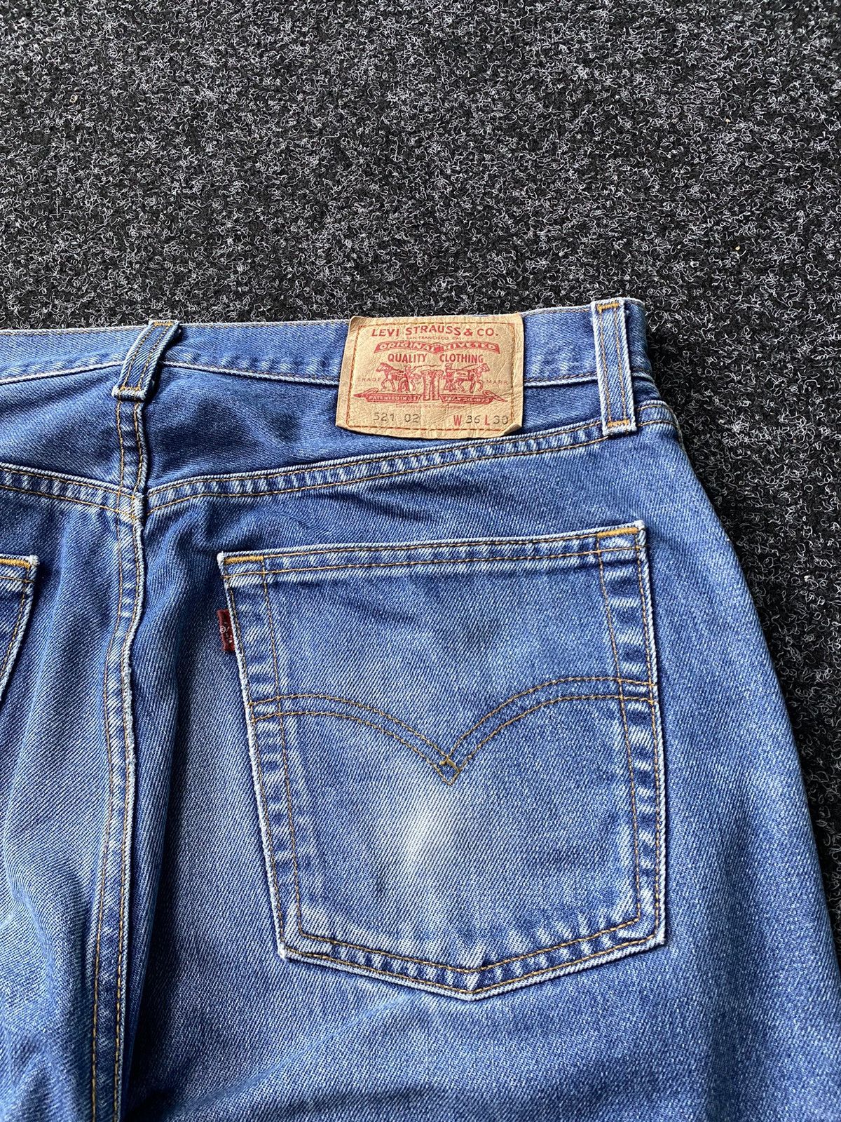 Levi's × Vintage Vintage Y2K Levi’s 521 baggy pants Size US 36 / EU 52 - 15 Thumbnail