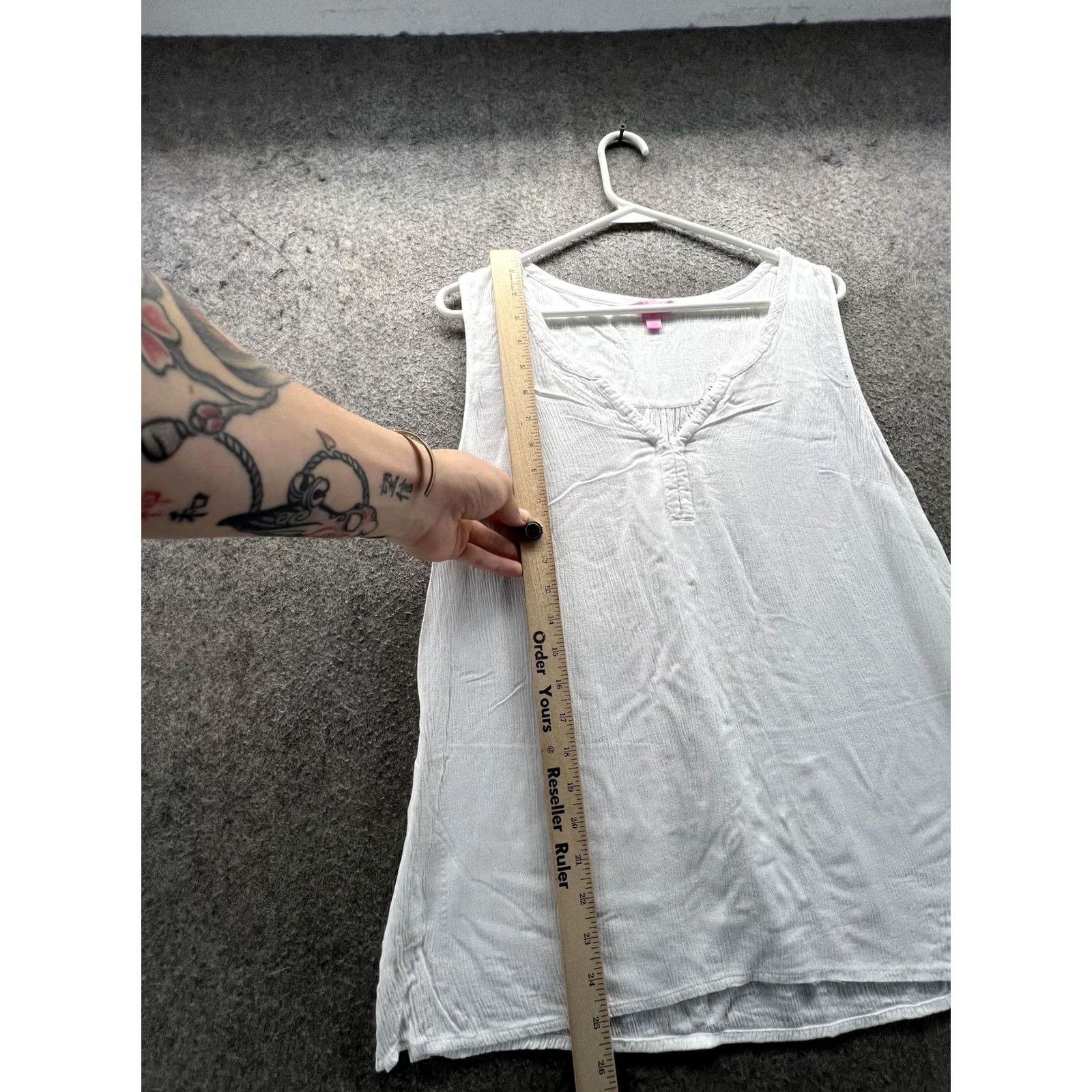 Lilly Pulitzer VINTAGE Lilly Pulitzer Tank Top Womens M White Henley Sleeveless Woven Lightweight Size M / US 6-8 / IT 42-44 - 4 Thumbnail