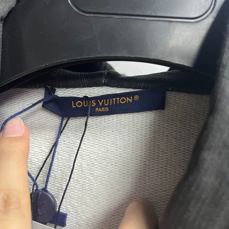 Louis Vuitton Louis Vuitton 24 latest western print logo hooded drawstrin Size US S / EU 44-46 / 1 - 2 Thumbnail