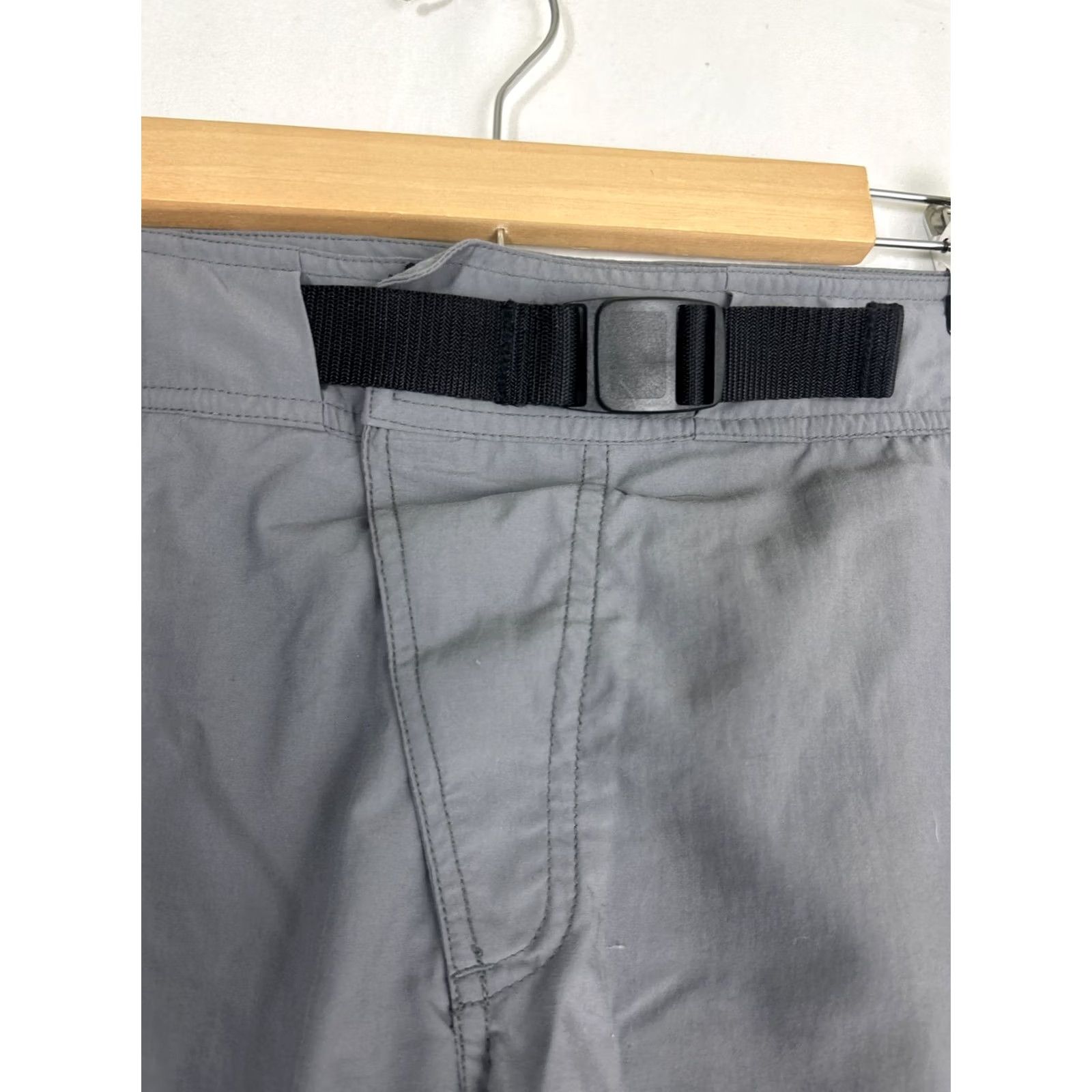 Mountain Hardwear Mountain Hard Wear Shorts Hiking Womens 8 Gray Belted Hook & Loop 4-Pocket Lightweight Quick Dry Utility Outdoor 90s Size 30" / US 8 / IT 44 - 5 Thumbnail