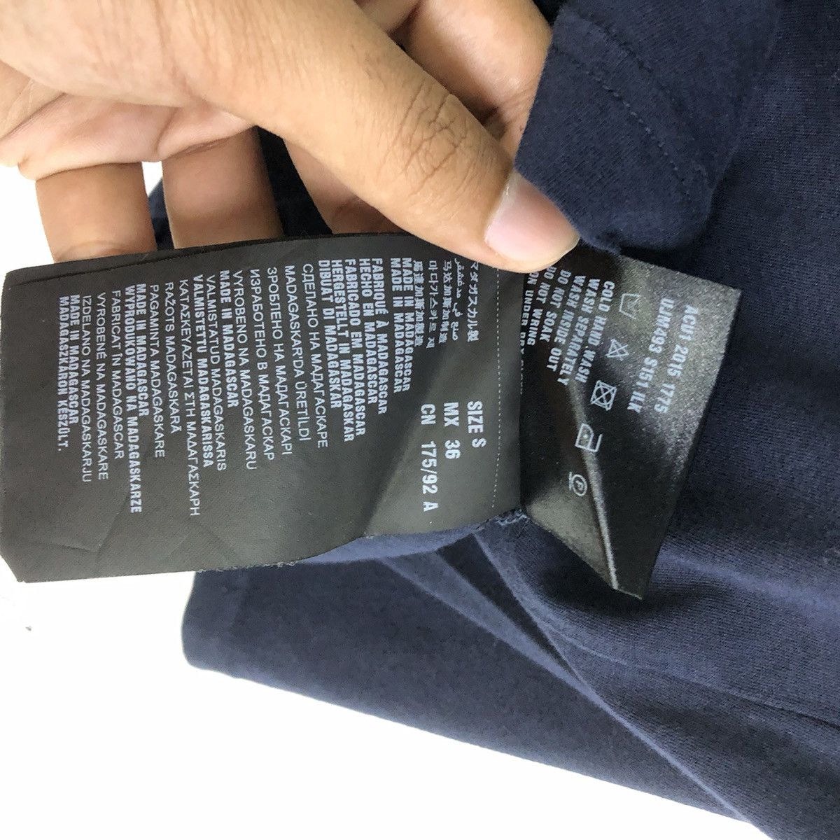 Prada Prada V Neck Plain T-shirt Size US S / EU 44-46 / 1 - 14 Thumbnail