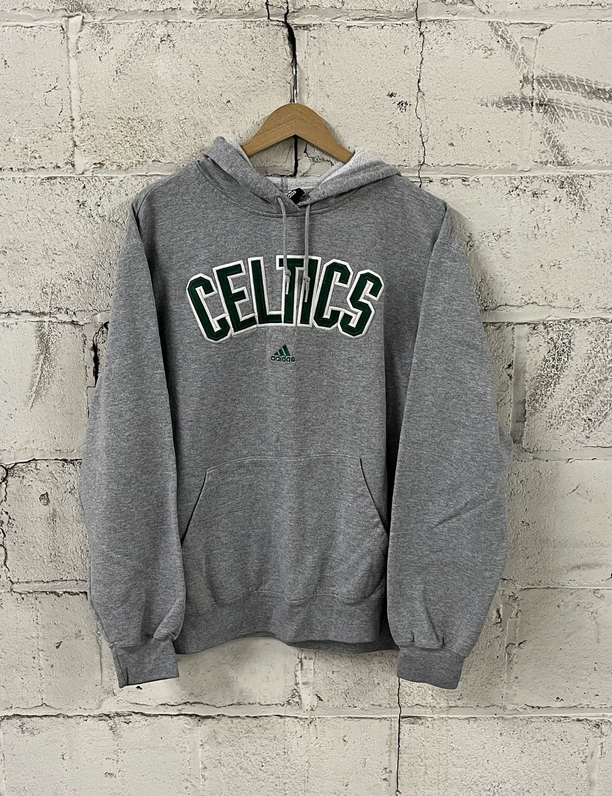 Adidas Vintage Boston celtics adidas hoodie y2k nba streetwear boxy Size US L / EU 52-54 / 3 - 1 Thumbnail
