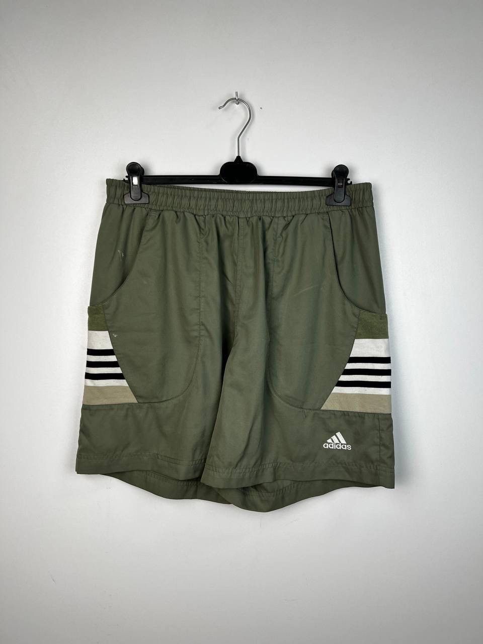 Vintage Adidas 90s streetwear vintage Shorts size L/33 Size US 33 - 1 Thumbnail