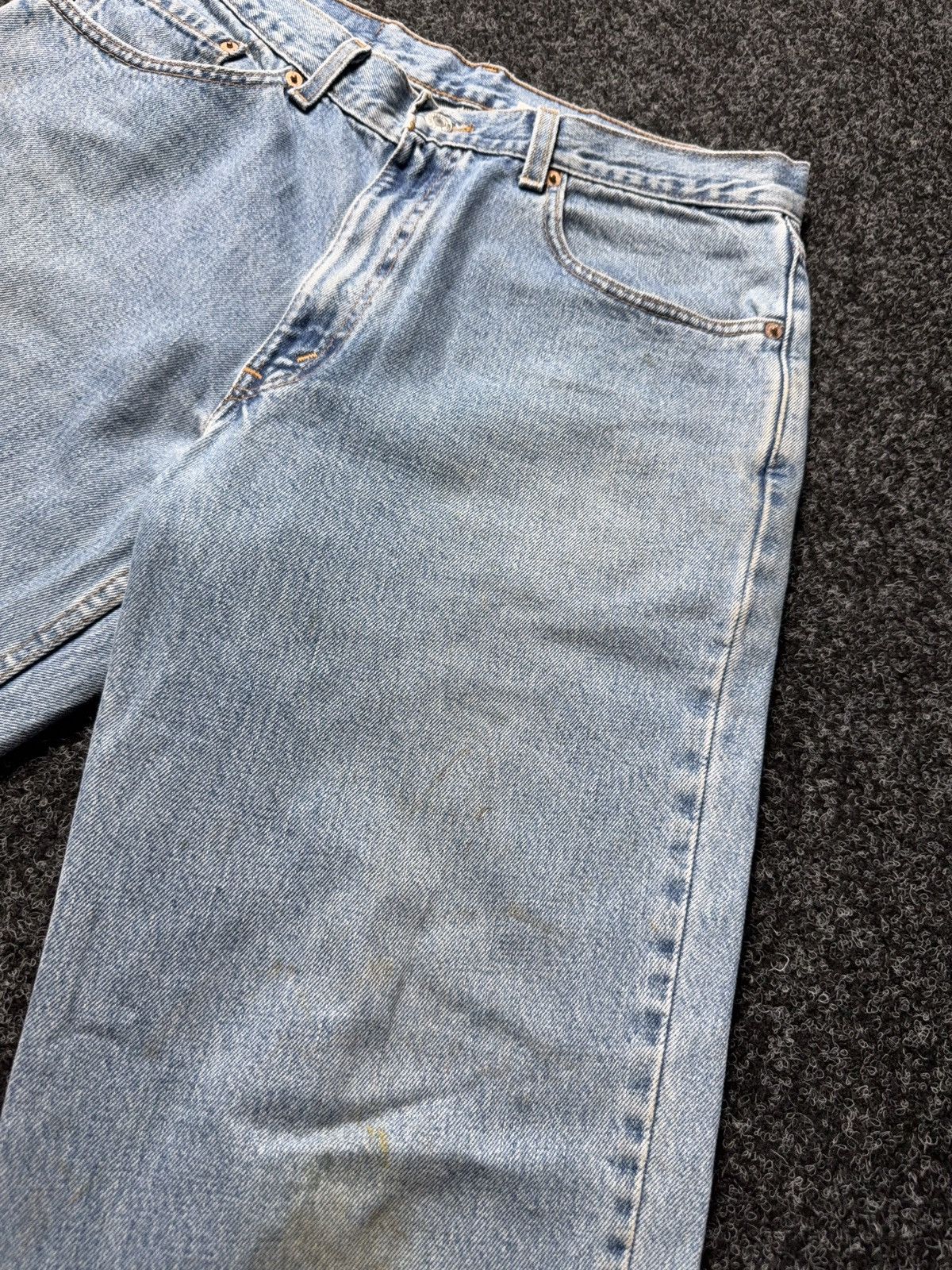 Levi's Vintage Clothing 90s Levi's 550 Distressed Dirty Relaxed Fit USA Retro Jeans Size US 35 - 6 Thumbnail