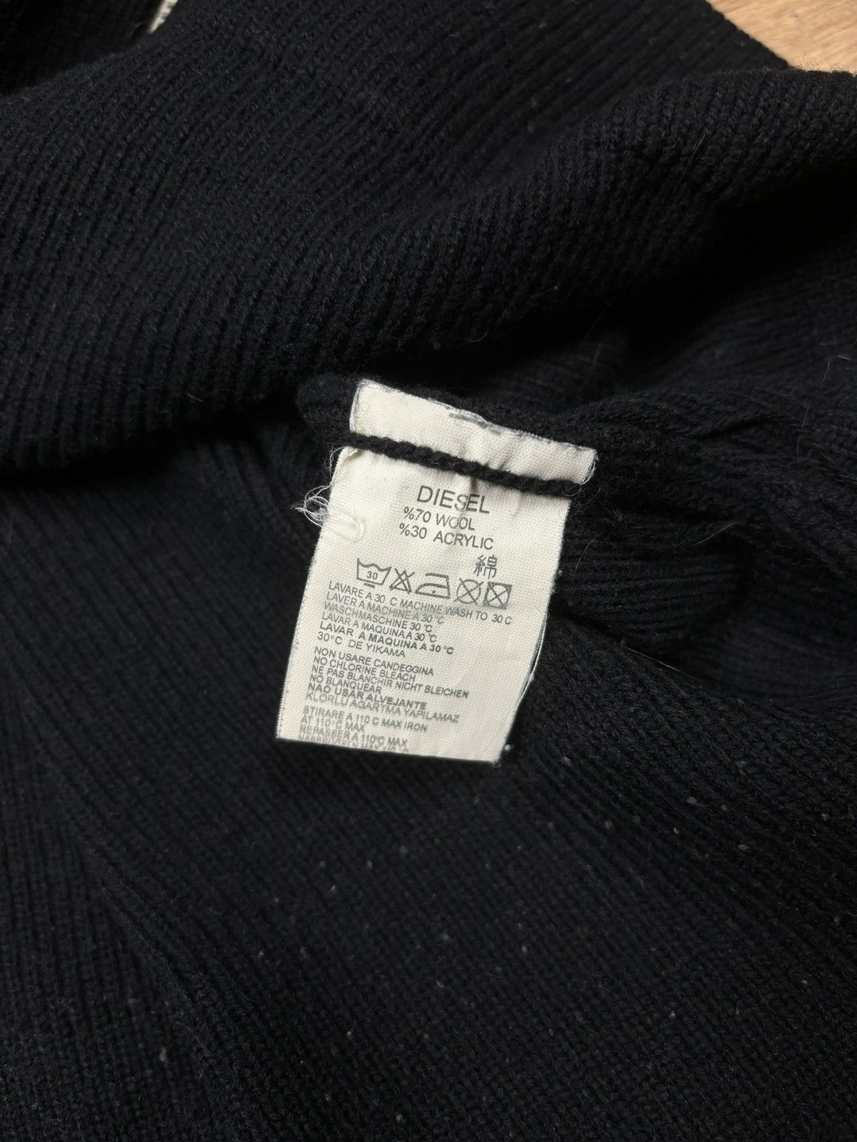 Diesel 2000s Diesel Woolen Goth Logo Zip Up Knit Size US M / EU 48-50 / 2 - 6 Thumbnail