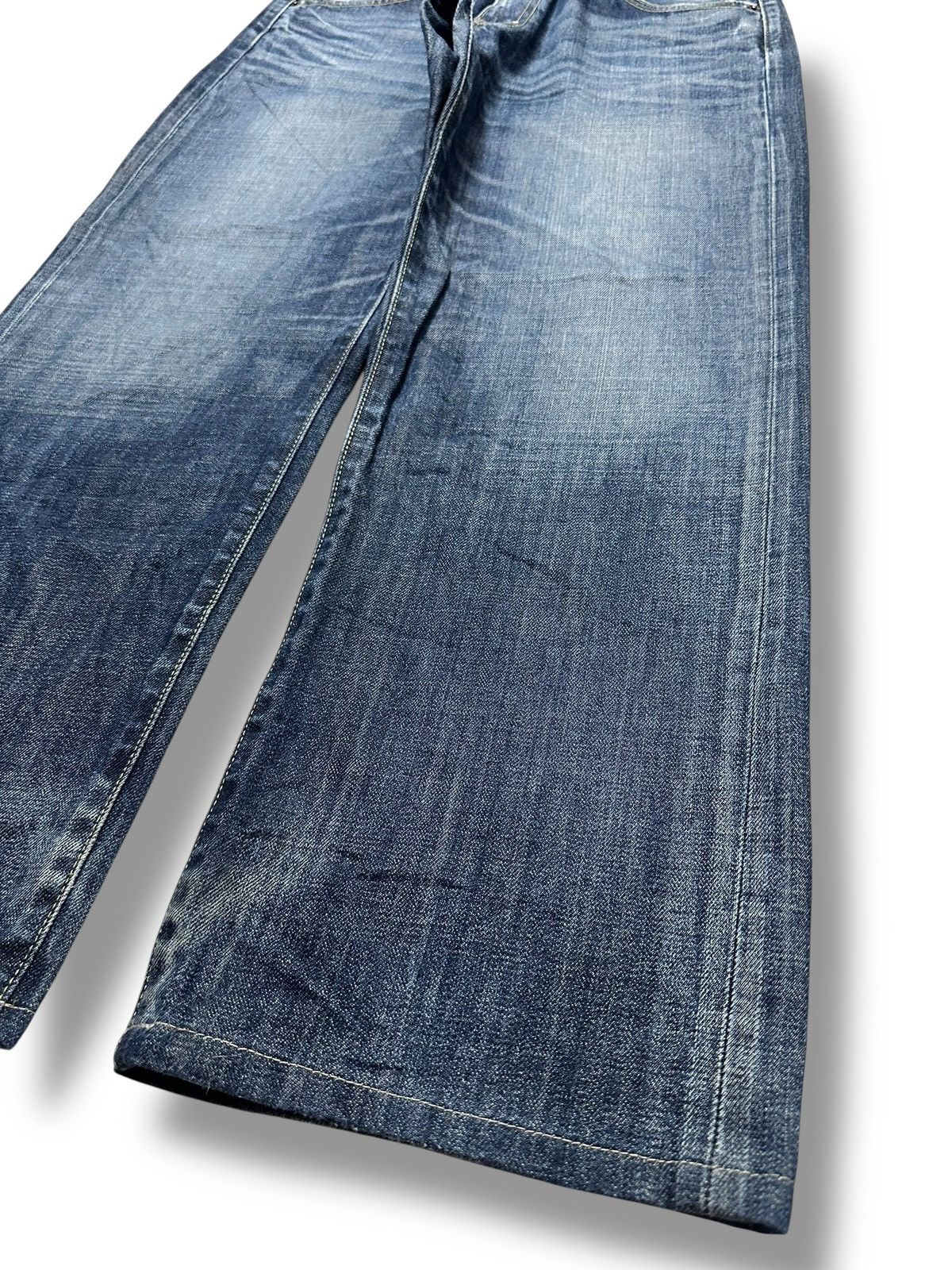 Uniqlo Uniqlo Relaxed Fit Straight Japan Jeans Faded Wash Size US 34 / EU 50 - 12 Thumbnail