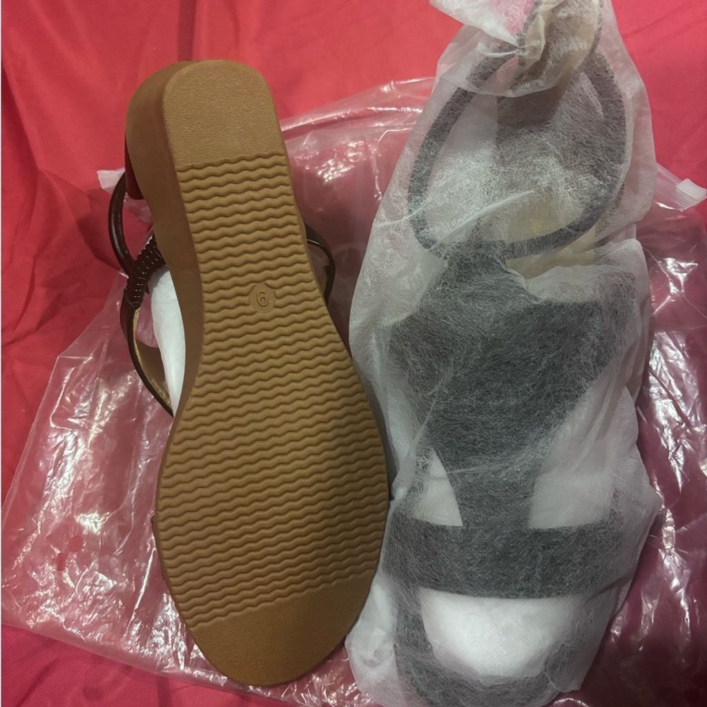 NBD 4 pair of sandals. All 9 and 9.5 Size US 9 / IT 39 - 8 Thumbnail