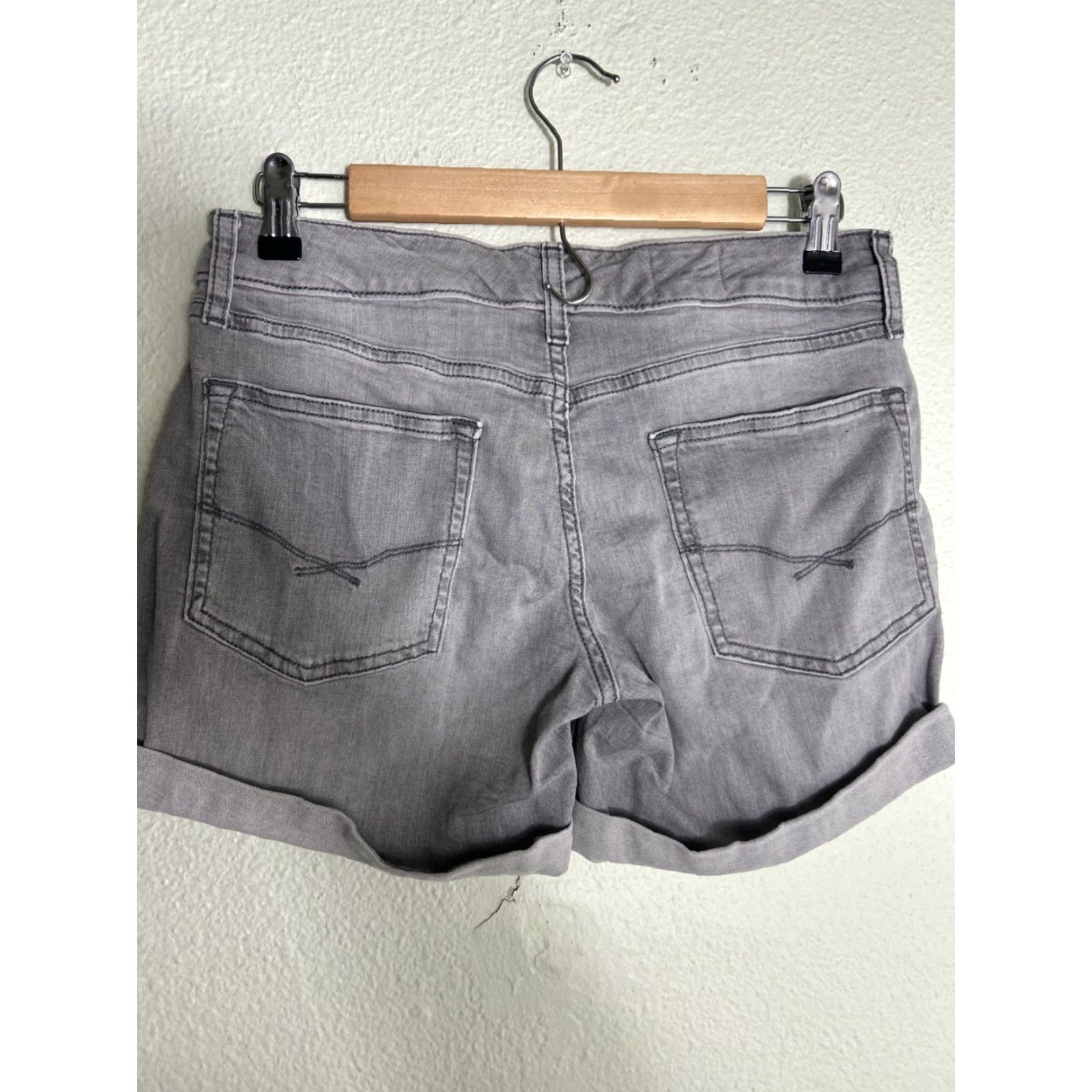 Gap VINTAGE Gap Sexy Boyfriend Shorts Womens Size 28/6 Gray 28x5 Hepburn Size 28" / US 6 / IT 42 - 5 Thumbnail