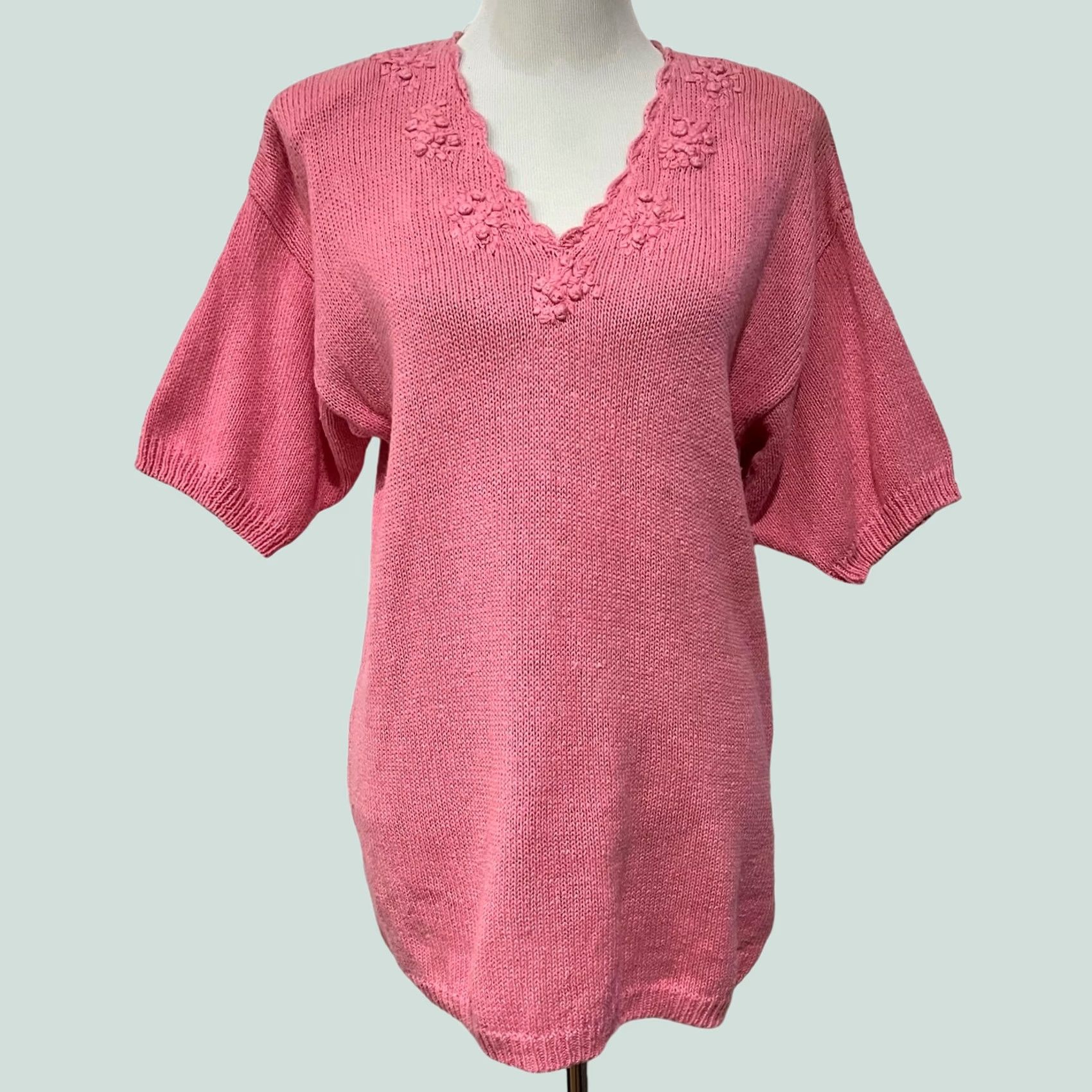 Vintage Chic Vintage Sweater Pink Cotton Floral Neckline V-Neck Shoulder Pads 80s 90s Womens Large Pullover Size L / US 10 / IT 46 - 1 Thumbnail