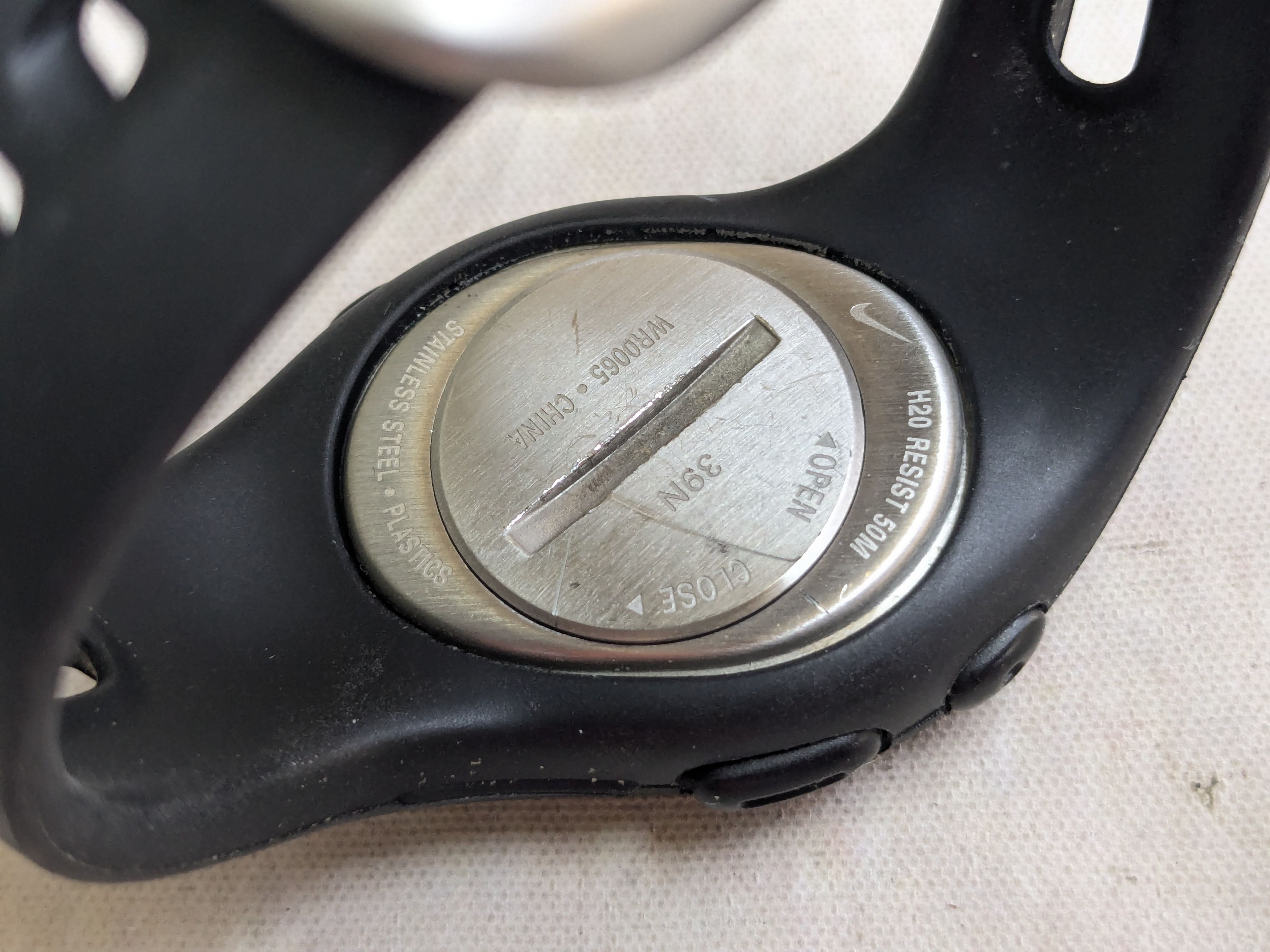 Nike Vintage Nike Watch Black Digital Rubber Minimalist Y2K Size ONE SIZE - 9 Thumbnail