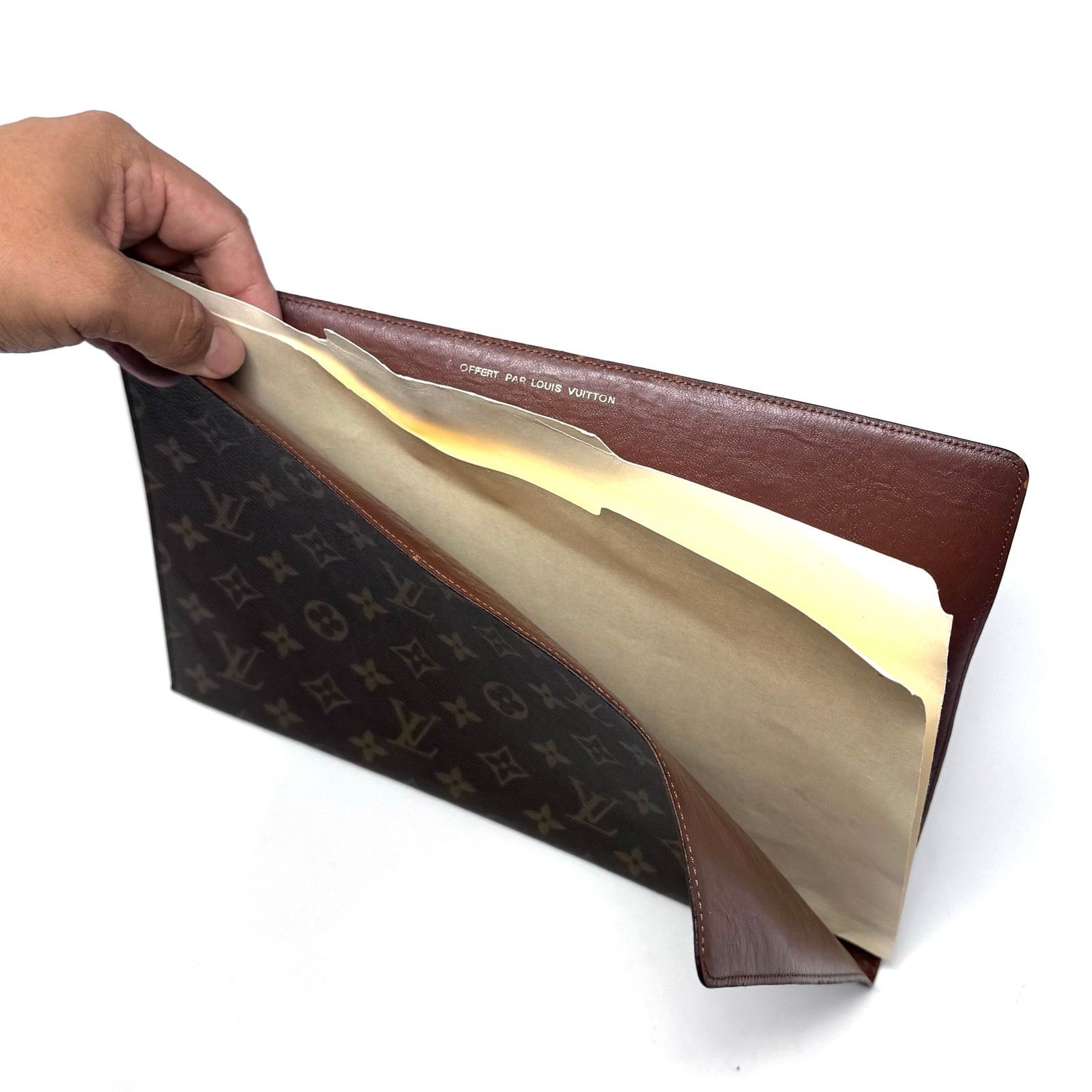 Louis Vuitton Louis Vuitton Monogram Offert Par Portfolio Clutch Size ONE SIZE - 16 Thumbnail