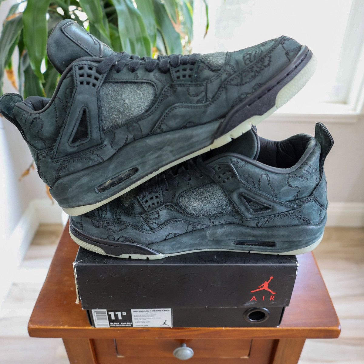 Jordan Retro Kaws Black Size