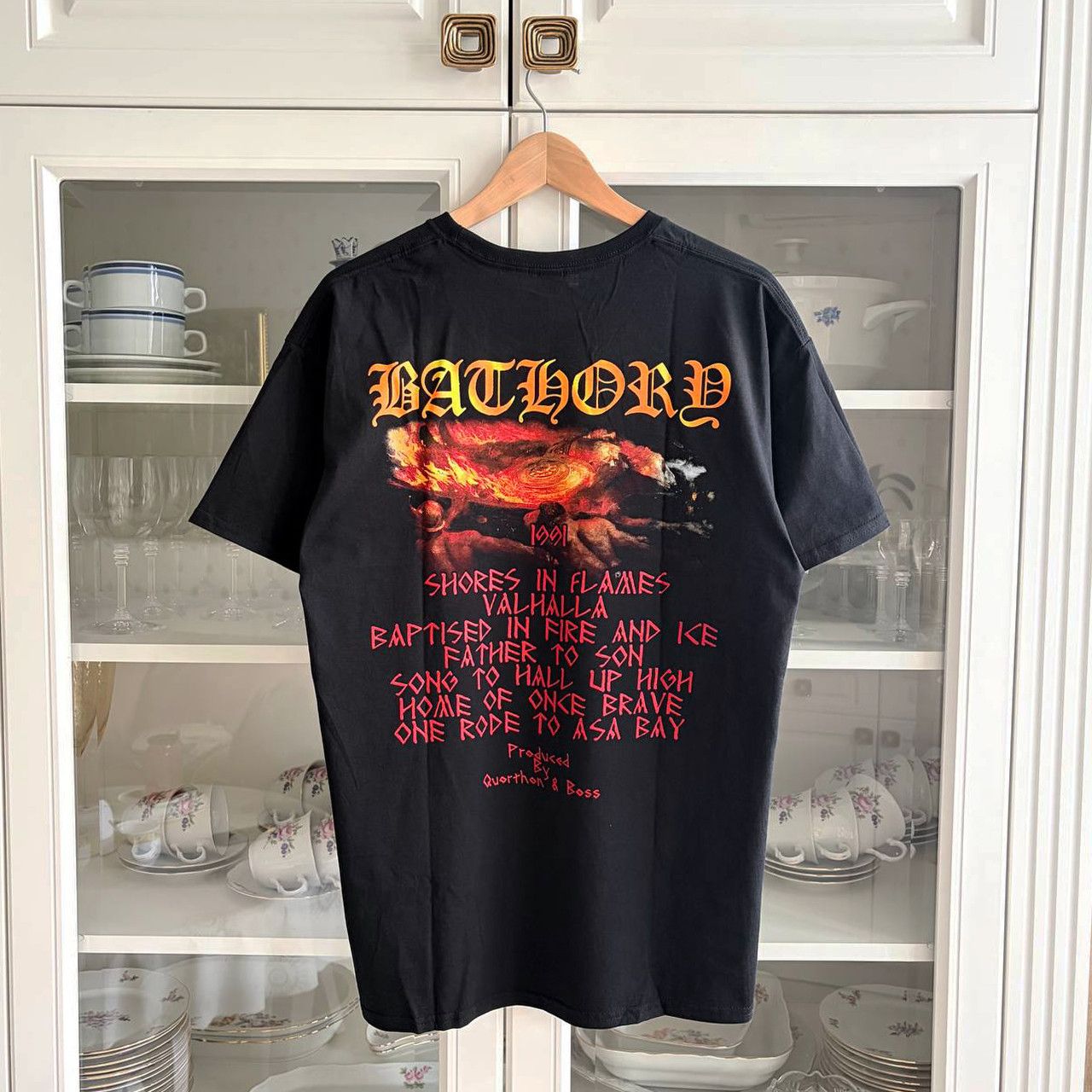 Band Tees T-shirt Bathory - Hammerheart / black metal Size US L / EU 52-54 / 3 - 4 Thumbnail