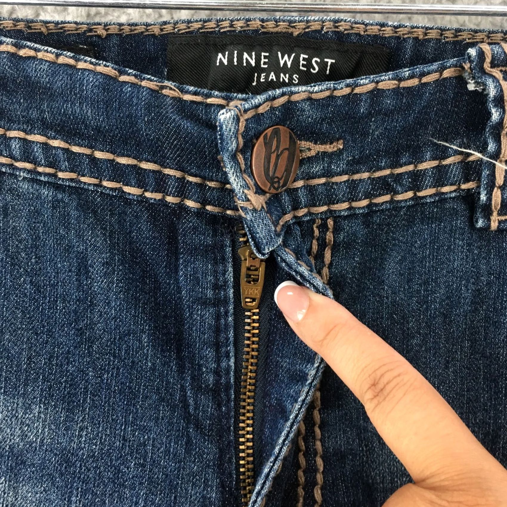 Nine West Nine West Jeans Womens 10x30 Blue Capri Cropped Embroidered Back Pockets Zip Fly Size 32" / US 10 / IT 46 - 4 Thumbnail