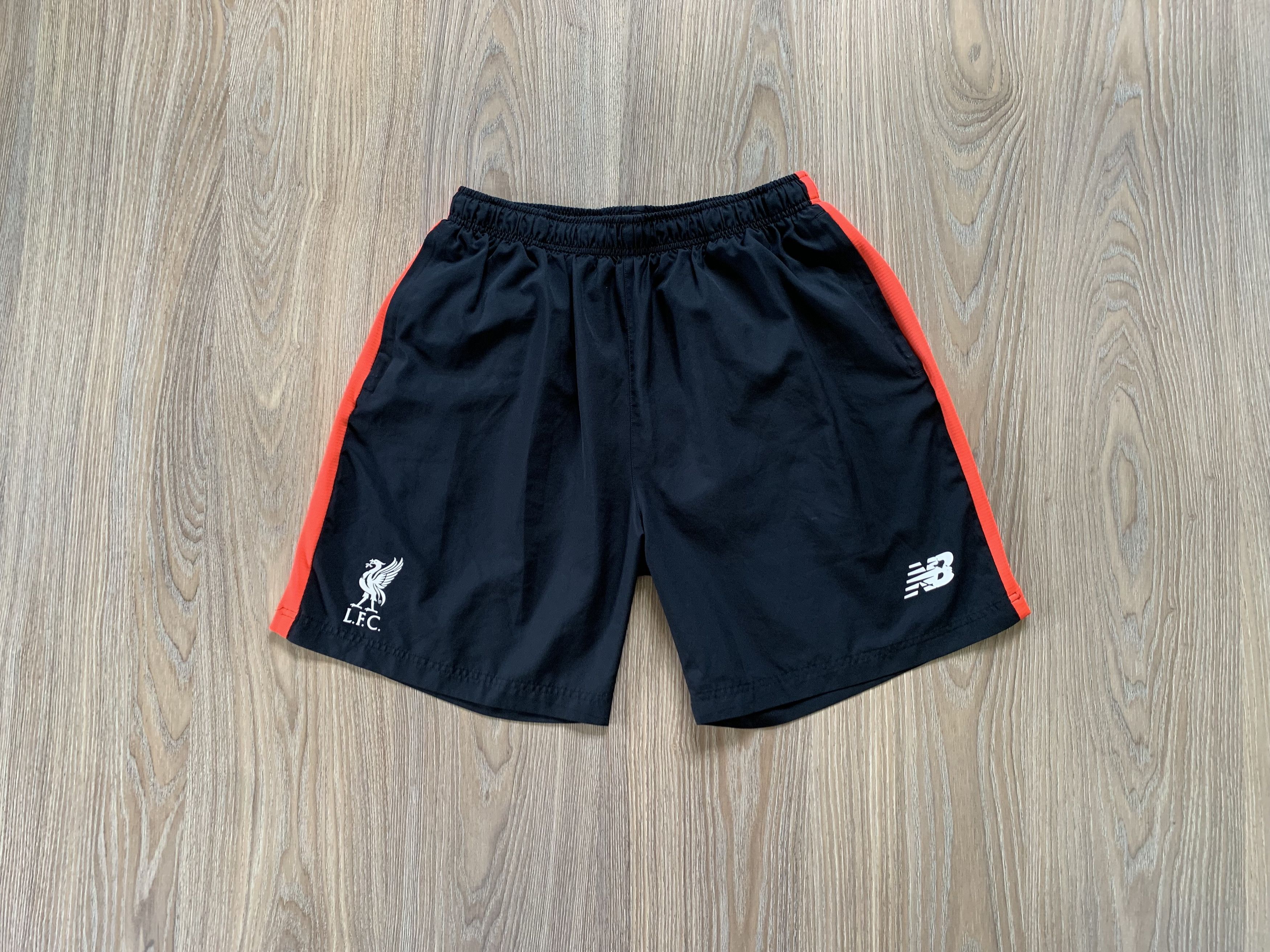 New Balance Liverpool New Balance Black Shorts Size US 40 / EU 56 - 1 Thumbnail