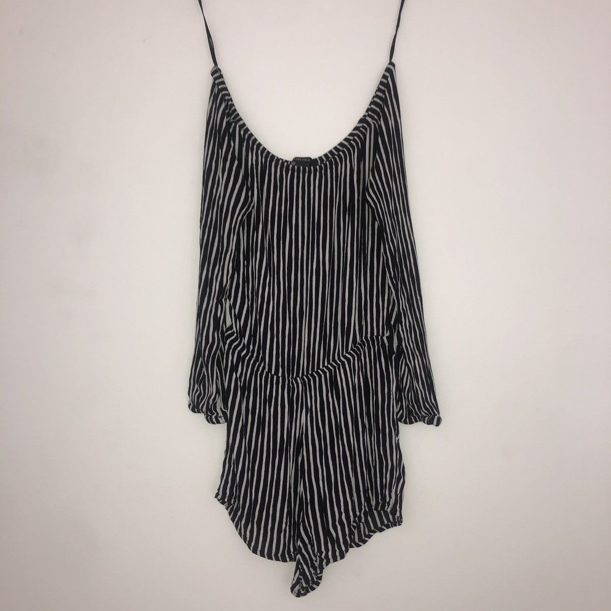 Forever 21 Forever 21 Black & White Off The Shoulder Striped Romper Size 30" / US 8 / IT 44 - 1 Thumbnail