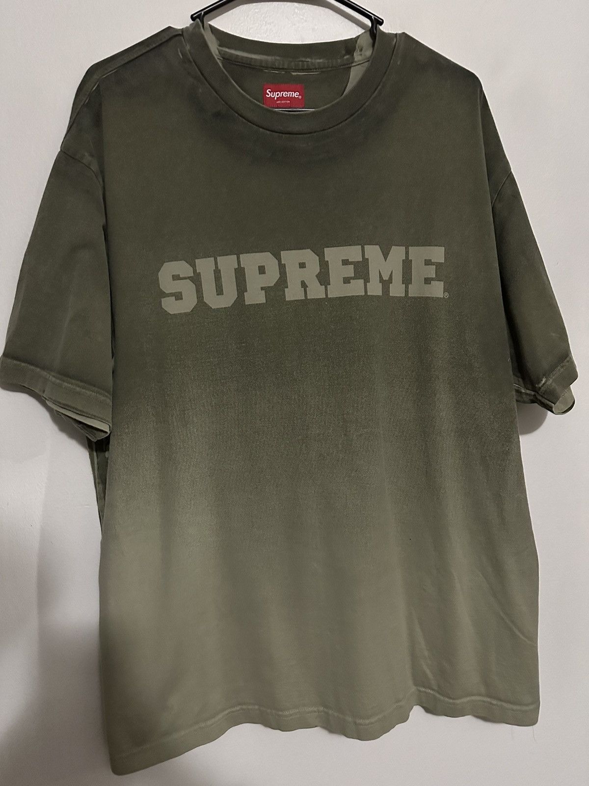 Supreme Supreme Gradient S/S Top Tee Size US L / EU 52-54 / 3 - 1 Thumbnail