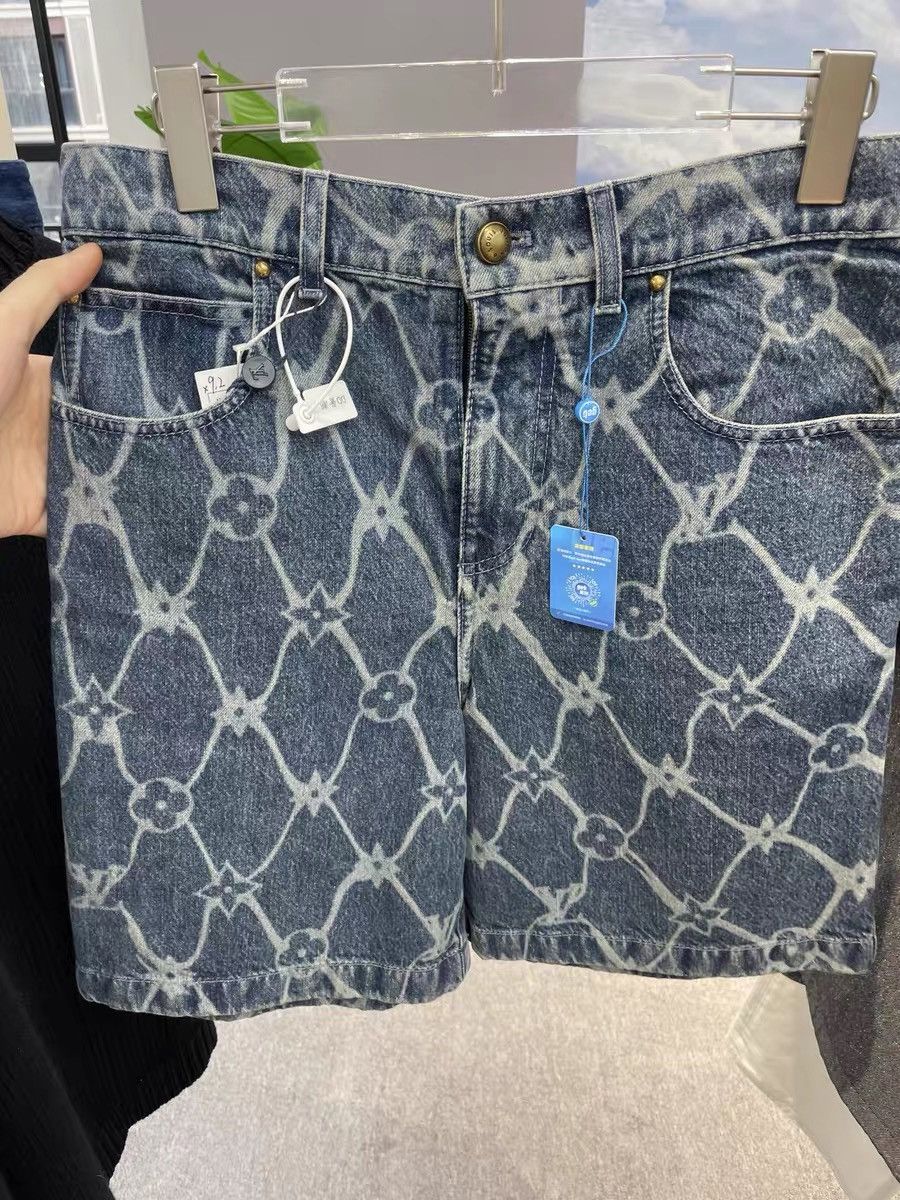 Louis Vuitton Louis Vuitton Fei Dong Full Print Denim Shorts Size US 28 / EU 44 - 1 Thumbnail