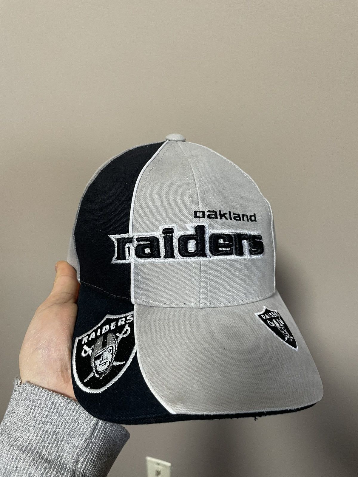 NFL × Vintage Vintage Oakland Raiders NFL Proline Reebok Adjustable Hat Size ONE SIZE - 1 Thumbnail