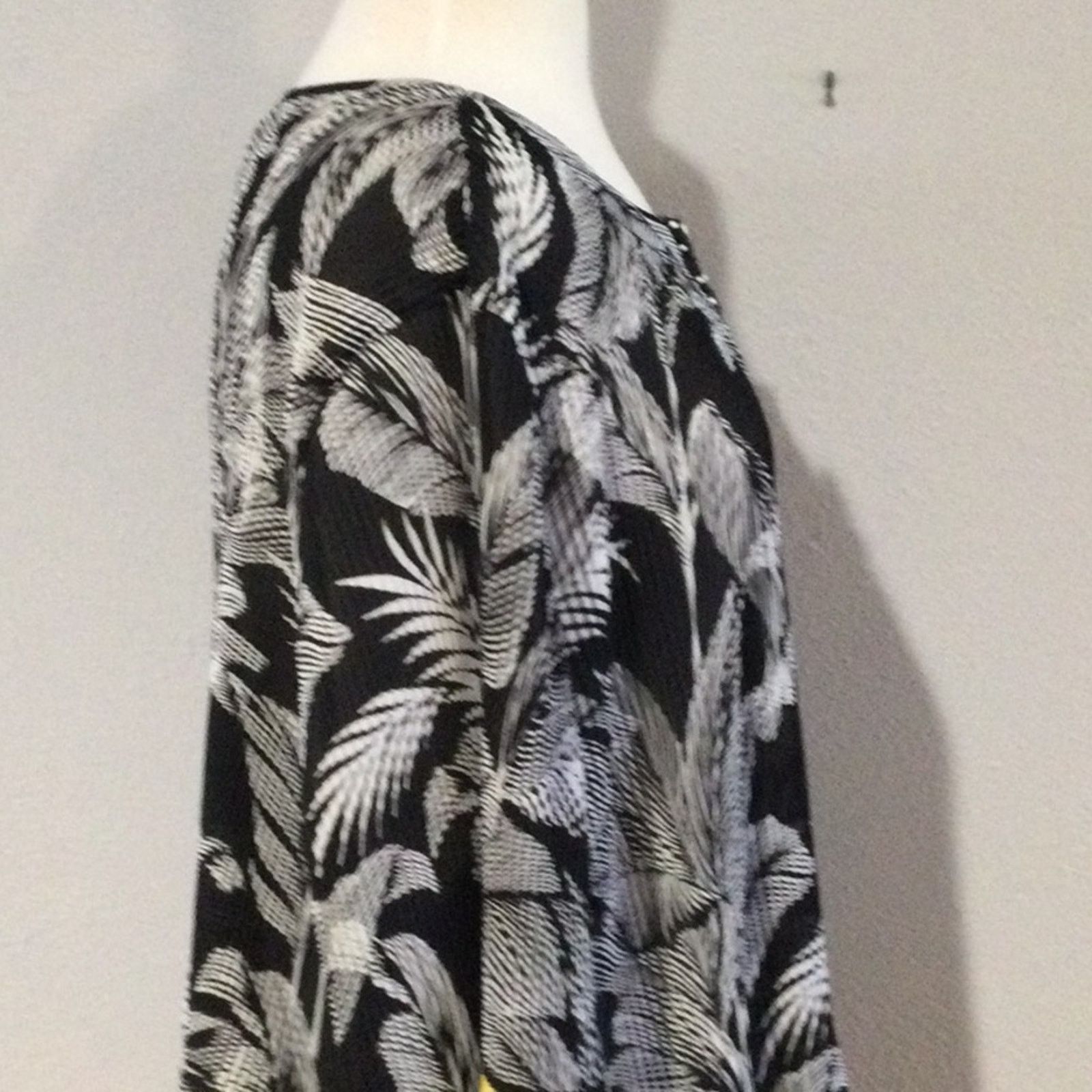 Other Catherines Multicolor Stretch Beaded Blouse Size 3X 26/28W Size 3XL / US 20-22 - 6 Thumbnail