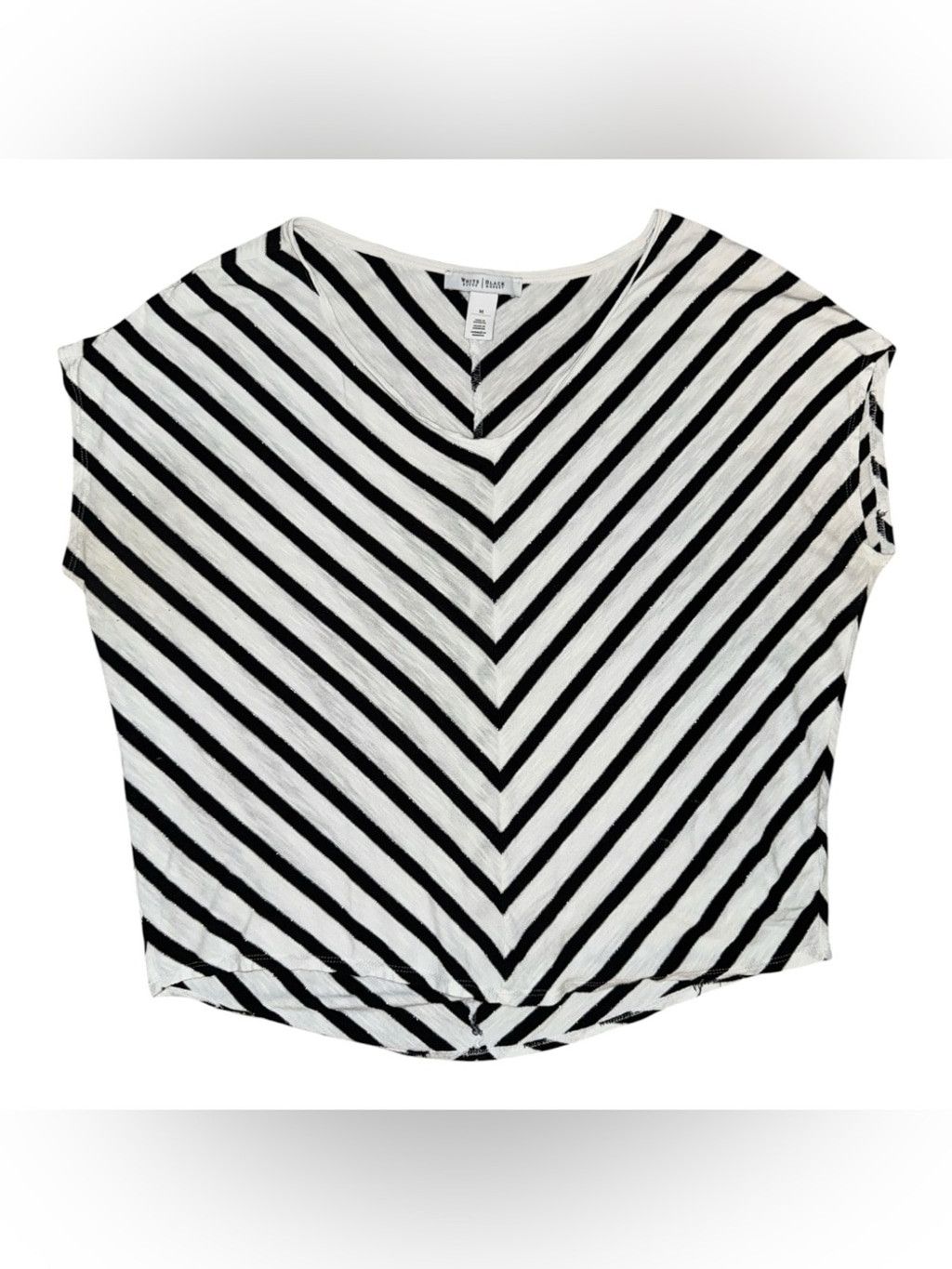 White House Black Market White House Black Market Black and White Chevron Striped Top Size M / US 6-8 / IT 42-44 - 3 Thumbnail