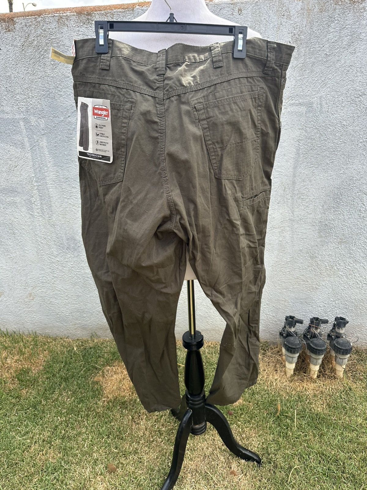 Wrangler New Wrangler Workwear Men's 42x30 Technician Relaxed Khaki Size US 42 / EU 58 - 2 Thumbnail