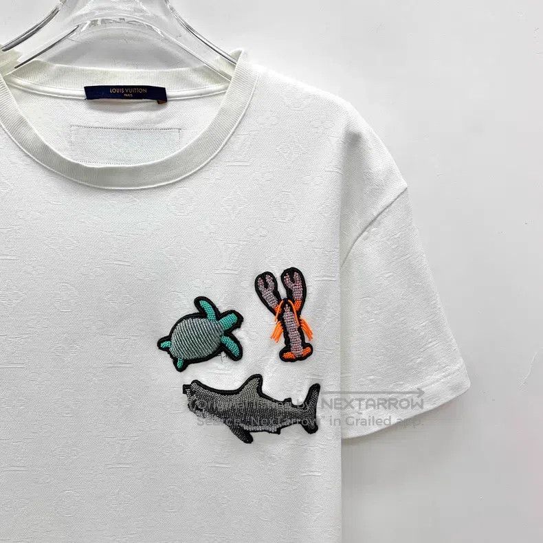 Louis Vuitton Louis Vuitton White logo full dark print beaded animal cot Size US XS / EU 42 / 0 - 3 Thumbnail