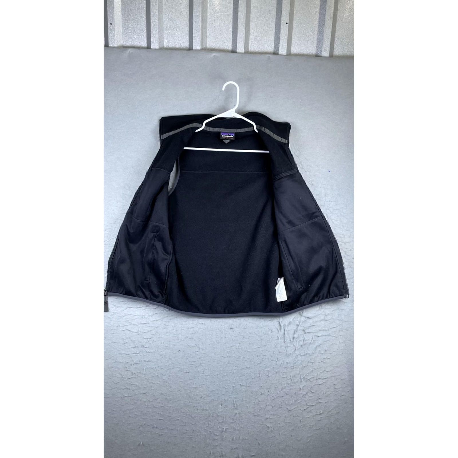 Patagonia Patagonia Synchilla Vest Mens Small Black Fleece Full Zip Outdoor Pockets Warm Size US S / EU 44-46 / 1 - 6 Thumbnail
