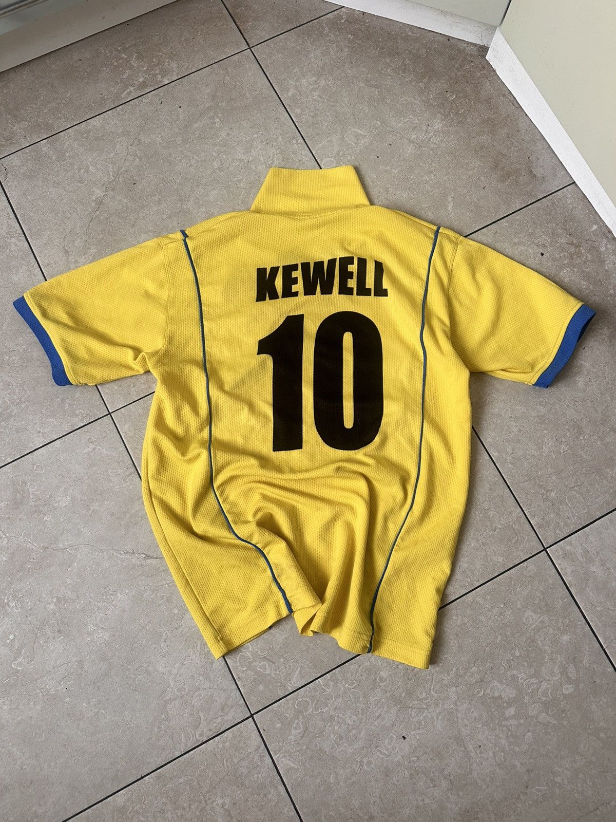 Nike Vintage Nike Leeds 10 Harry Kewell Soccer Jersey Size US M / EU 48-50 / 2 - 3 Thumbnail