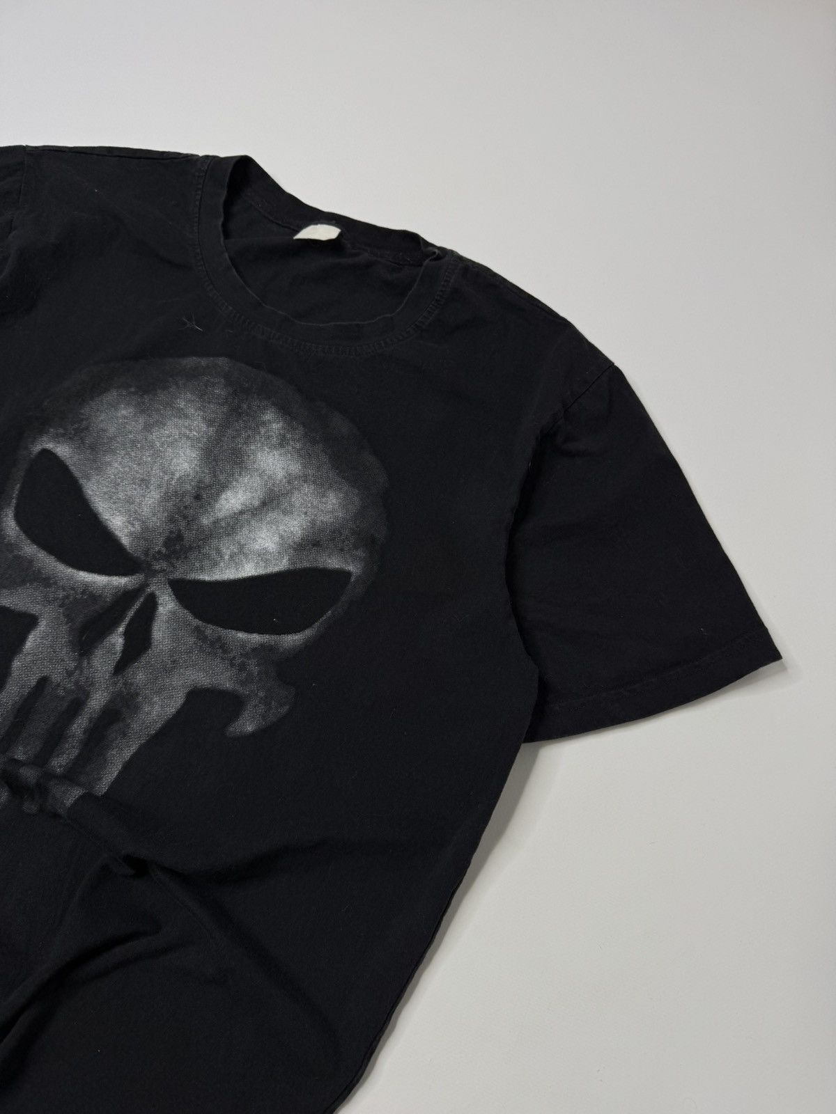 Marvel Comics Vintage black Punisher big logo tee swag y2k marvel 90s 00s Size US L / EU 52-54 / 3 - 2 Thumbnail