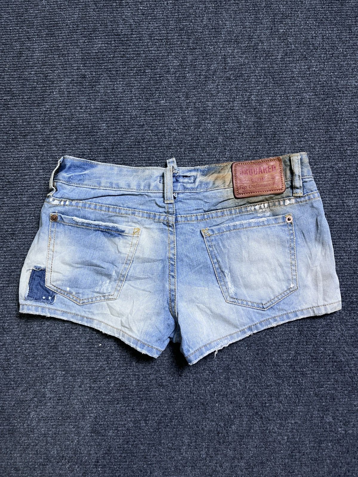 Dsquared2 Dsquared2 distressed low-rise mini denim shorts Size 28" / US 6 / IT 42 - 6 Thumbnail