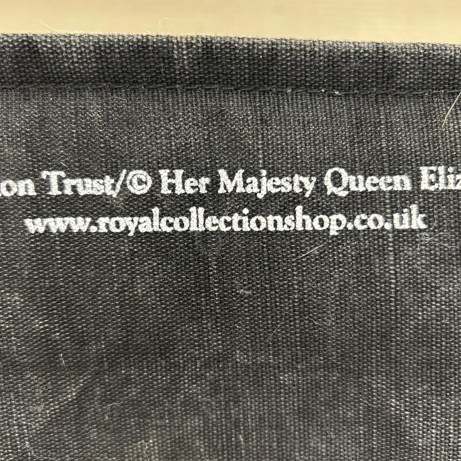 Palace Buckingham Palace Gift Bag Tote Her Majesty Queen Elizabeth Size ONE SIZE - 7 Thumbnail