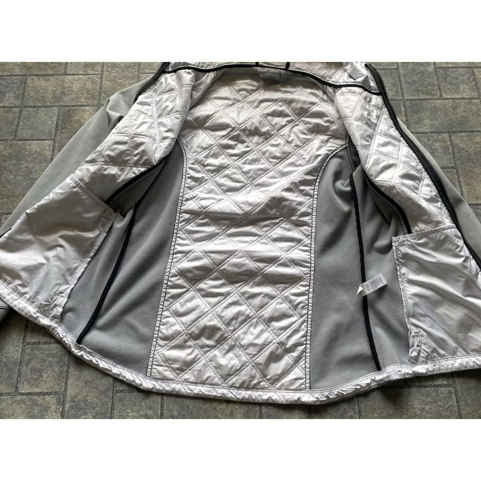 Athleta VINTAGE Athleta WOMENS SMALL Quilted Puffer Jacket Hooded Gray White Zip Long Sleeve Size S / US 4 / IT 40 - 7 Thumbnail