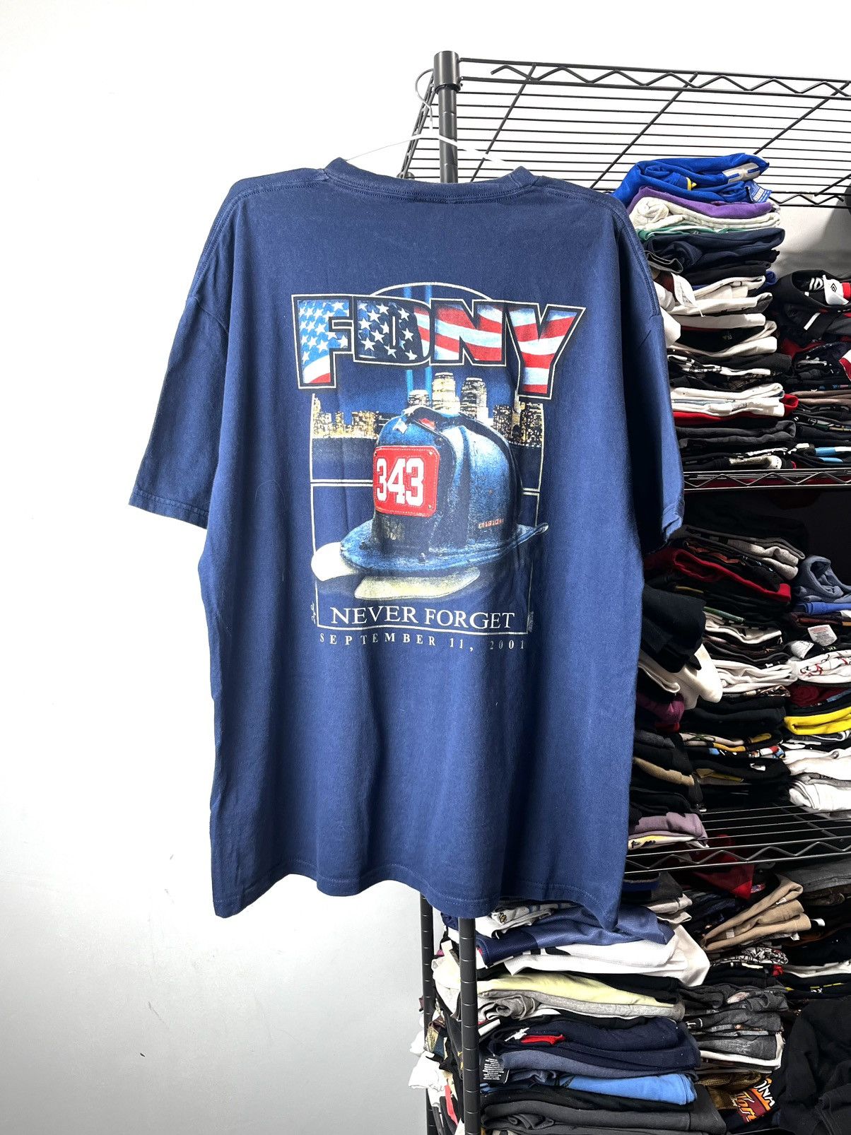 Vintage Vintage FDNY Firefighter 343 Memorial T Shirt Size US XL / EU 56 / 4 - 1 Thumbnail