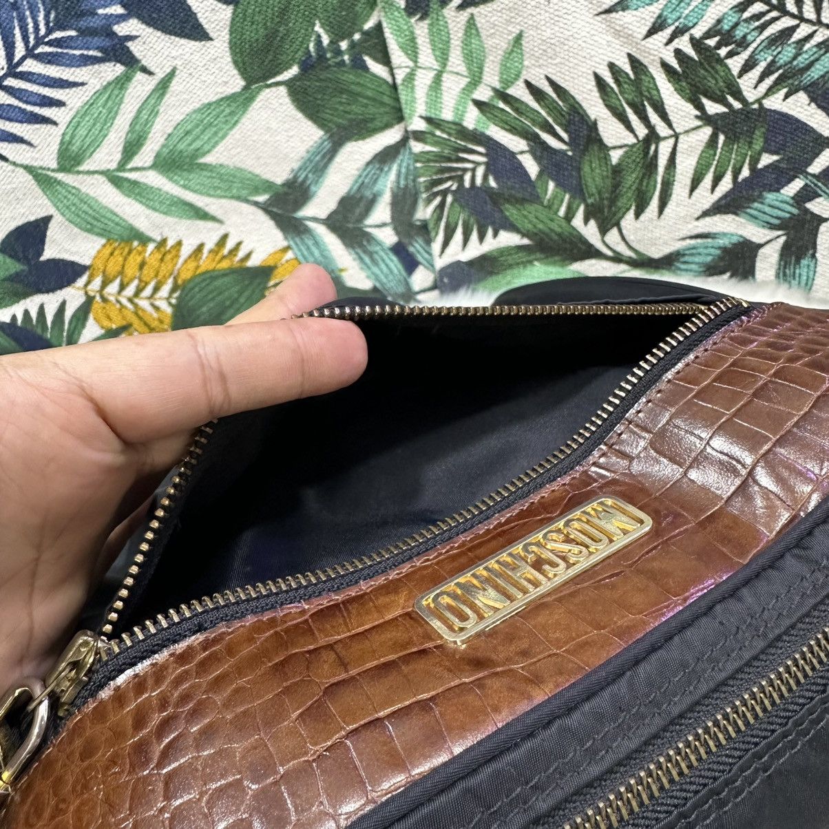 Moschino Authentic MOSCHINO Vtg. Nylon Crocs Embossed Crossbody Size ONE SIZE - 10 Thumbnail