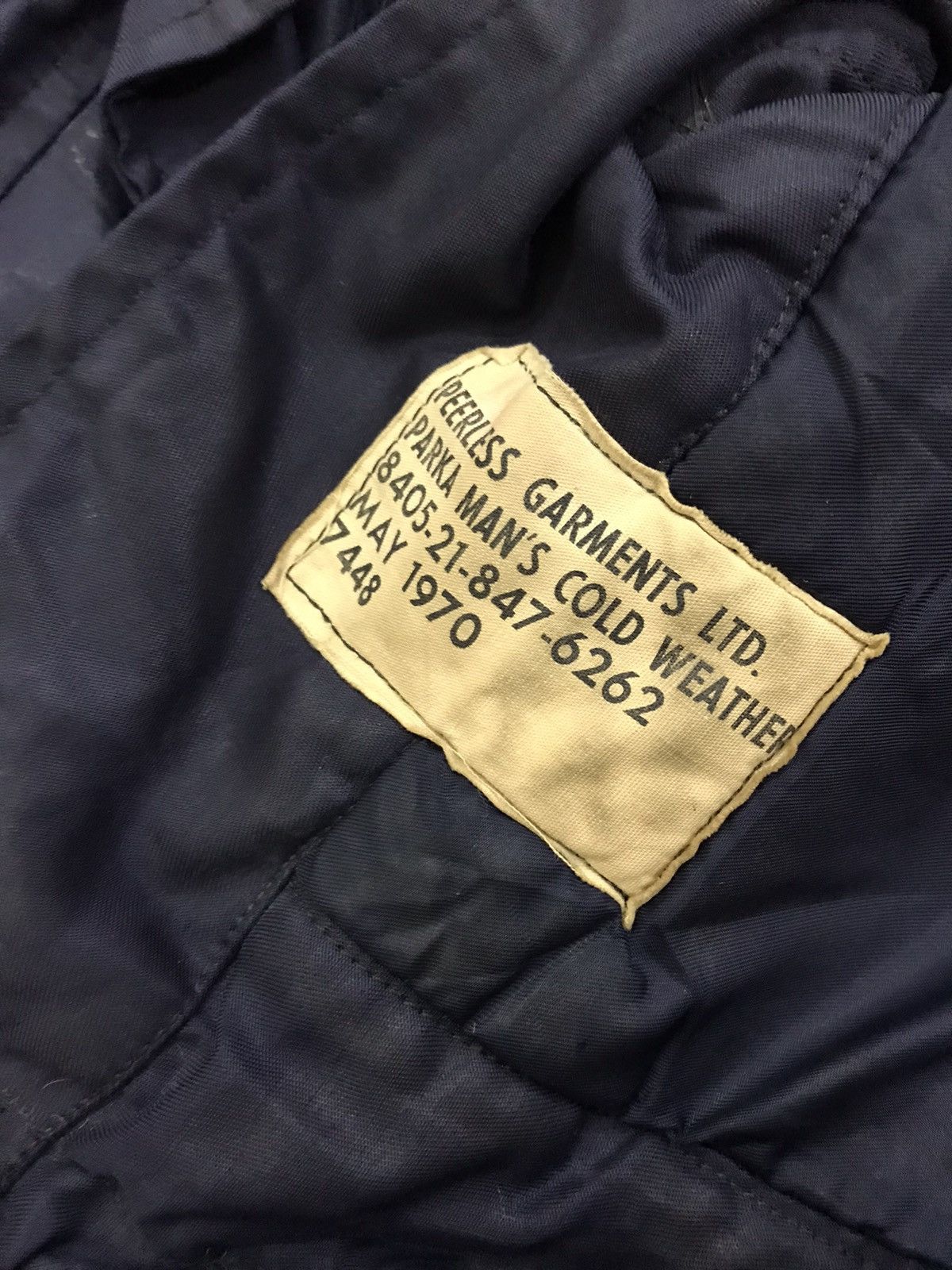 image of Made In Canada 70's Vintage Canadian Army Extrem Cold Parka, Wool Lined Hood in Navy (Size Medium)