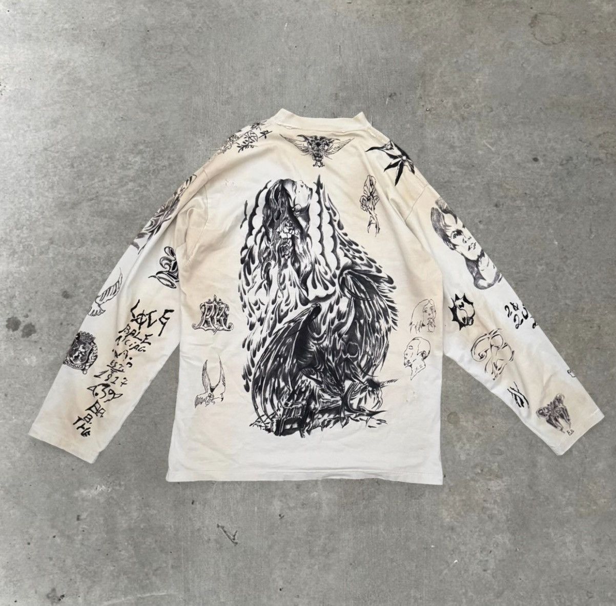 Balenciaga balenciaga tattoo distressed long sleeve Size US M / EU 48-50 / 2 - 2 Thumbnail