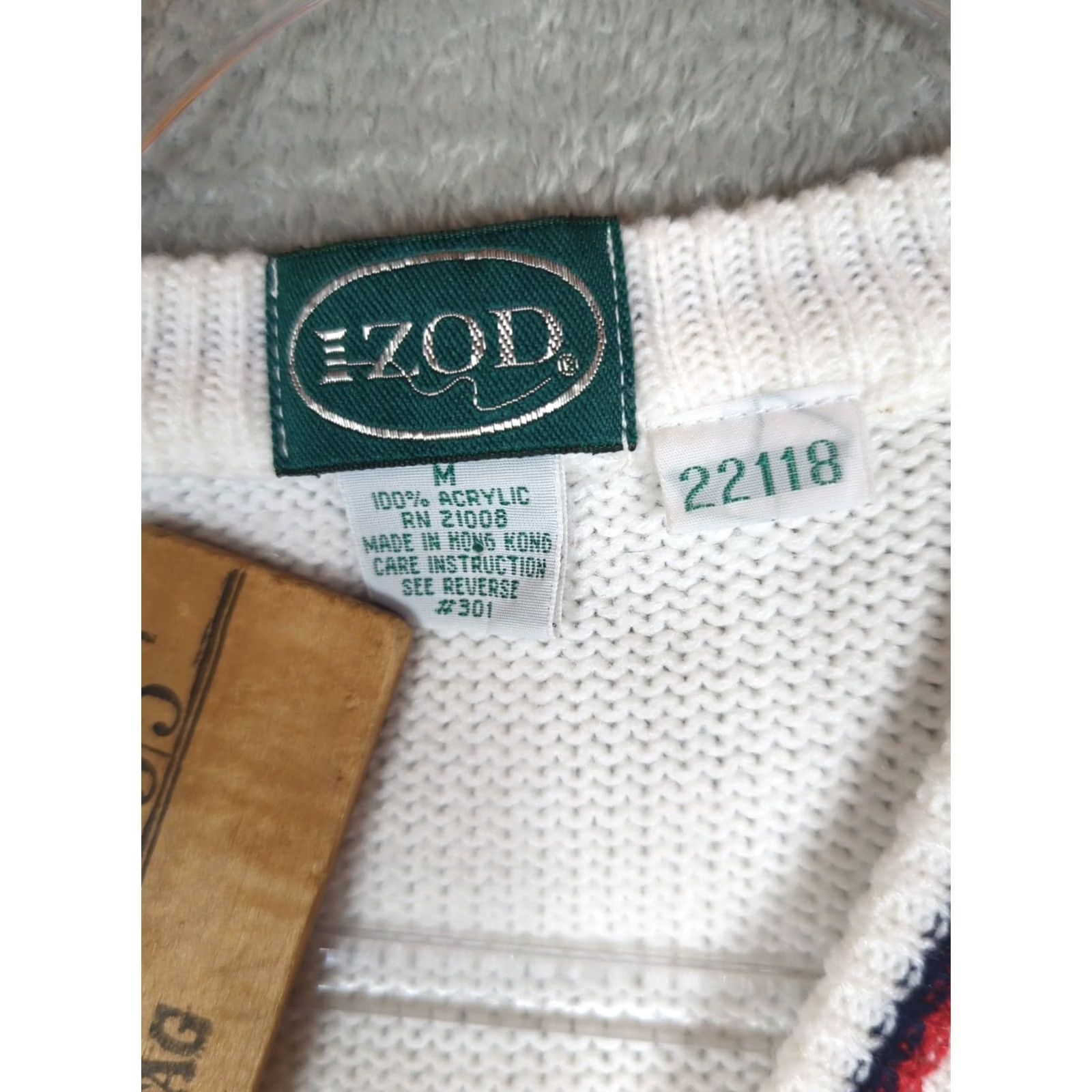 Izod VINTAGE Izod Sweater Vest Mens M V-Neck Cable-Knit White Solid Preppy Size US M / EU 48-50 / 2 - 4 Thumbnail
