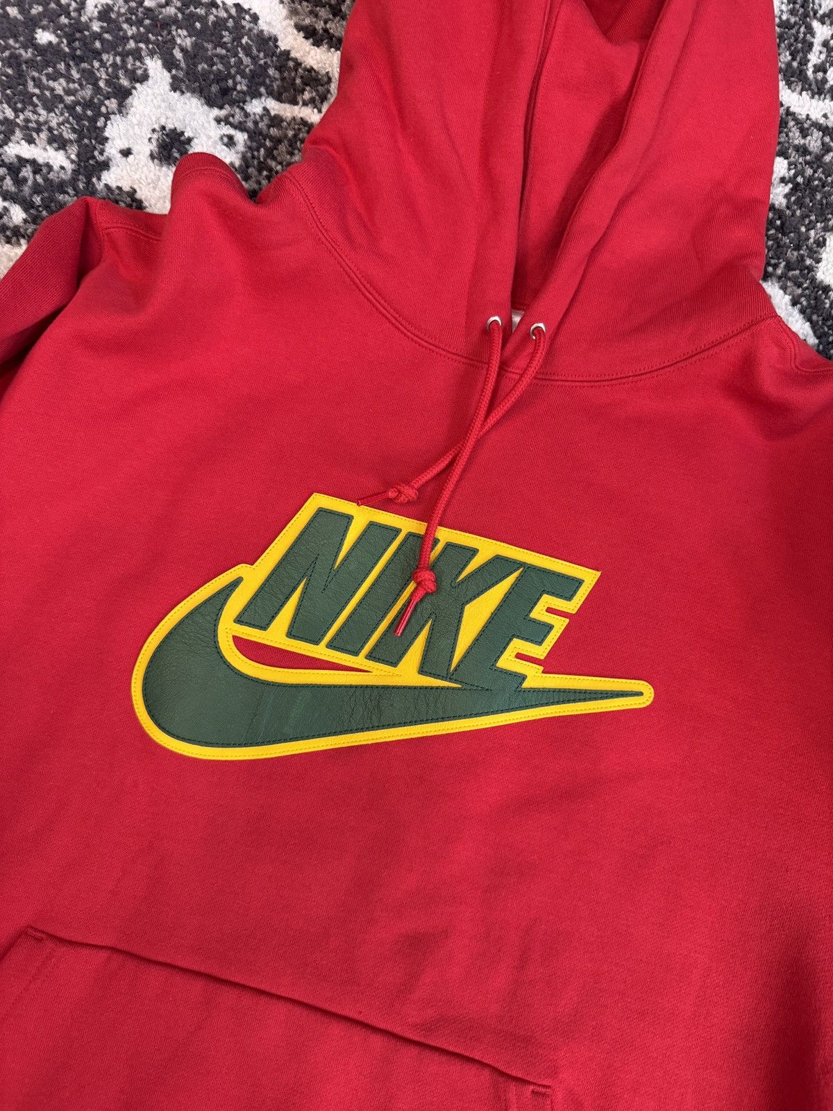 Nike × Supreme Nike x Supreme Hooded Sweatshirt — Red/Yellow/Green (FW19) Size US XL / EU 56 / 4 - 2 Thumbnail