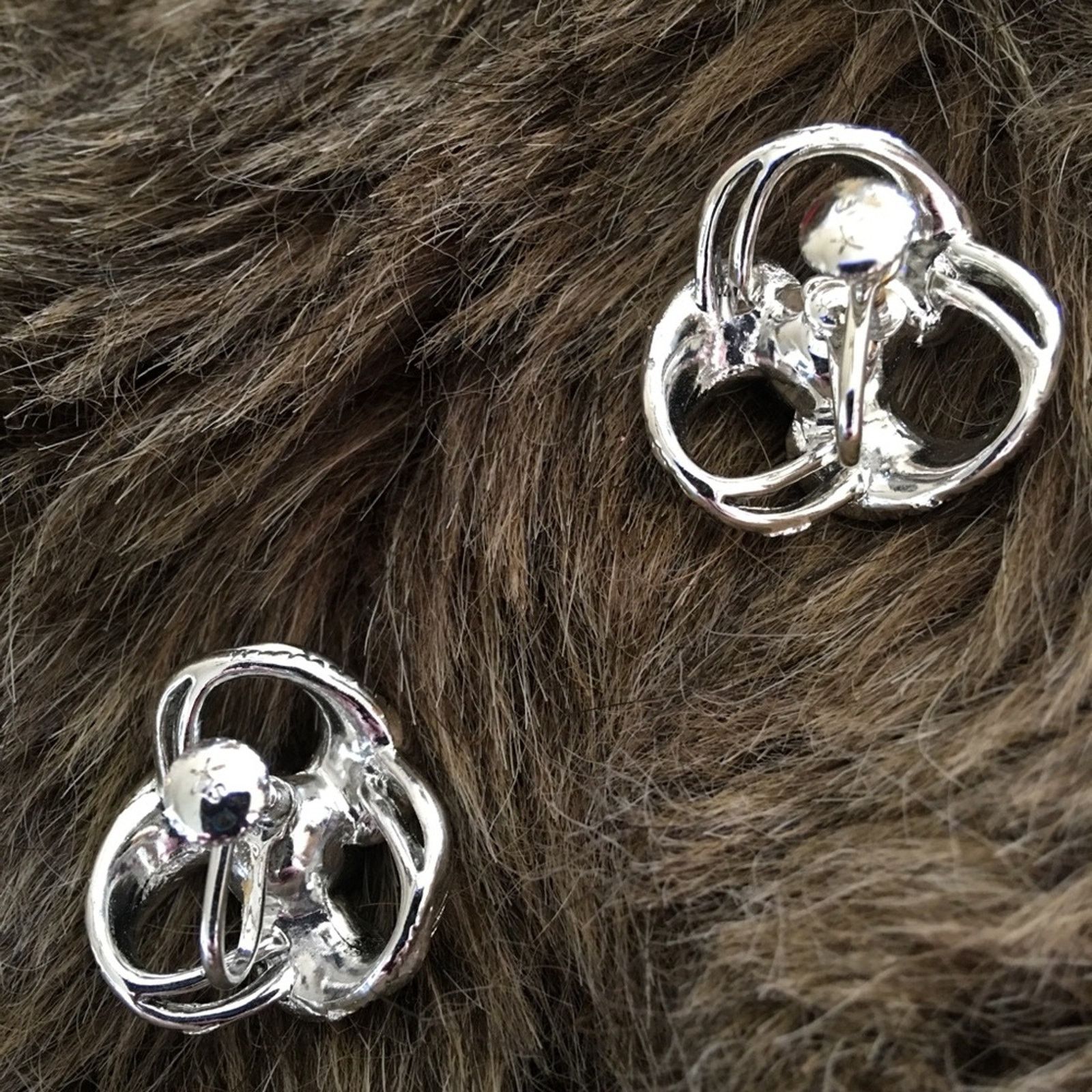 Vintage Vintage 60s gray pearl silver screw back clips Size ONE SIZE - 2 Thumbnail