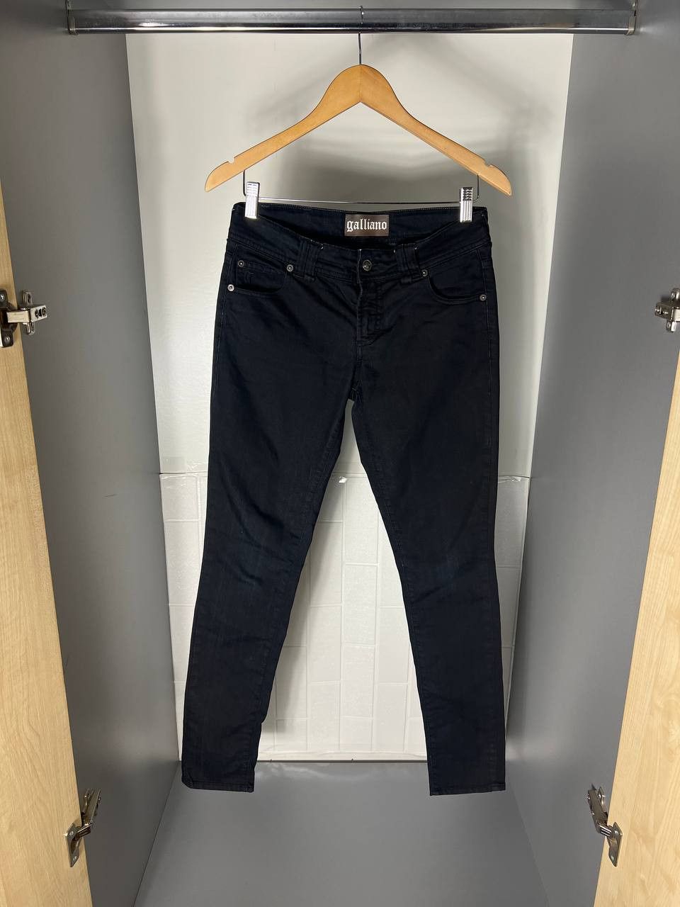 John Galliano VINTAGE JOHN GALLIANO DENIM ITALIAN DESIGNER JEANS SKINNY Size 30" / US 8 / IT 44 - 5 Thumbnail