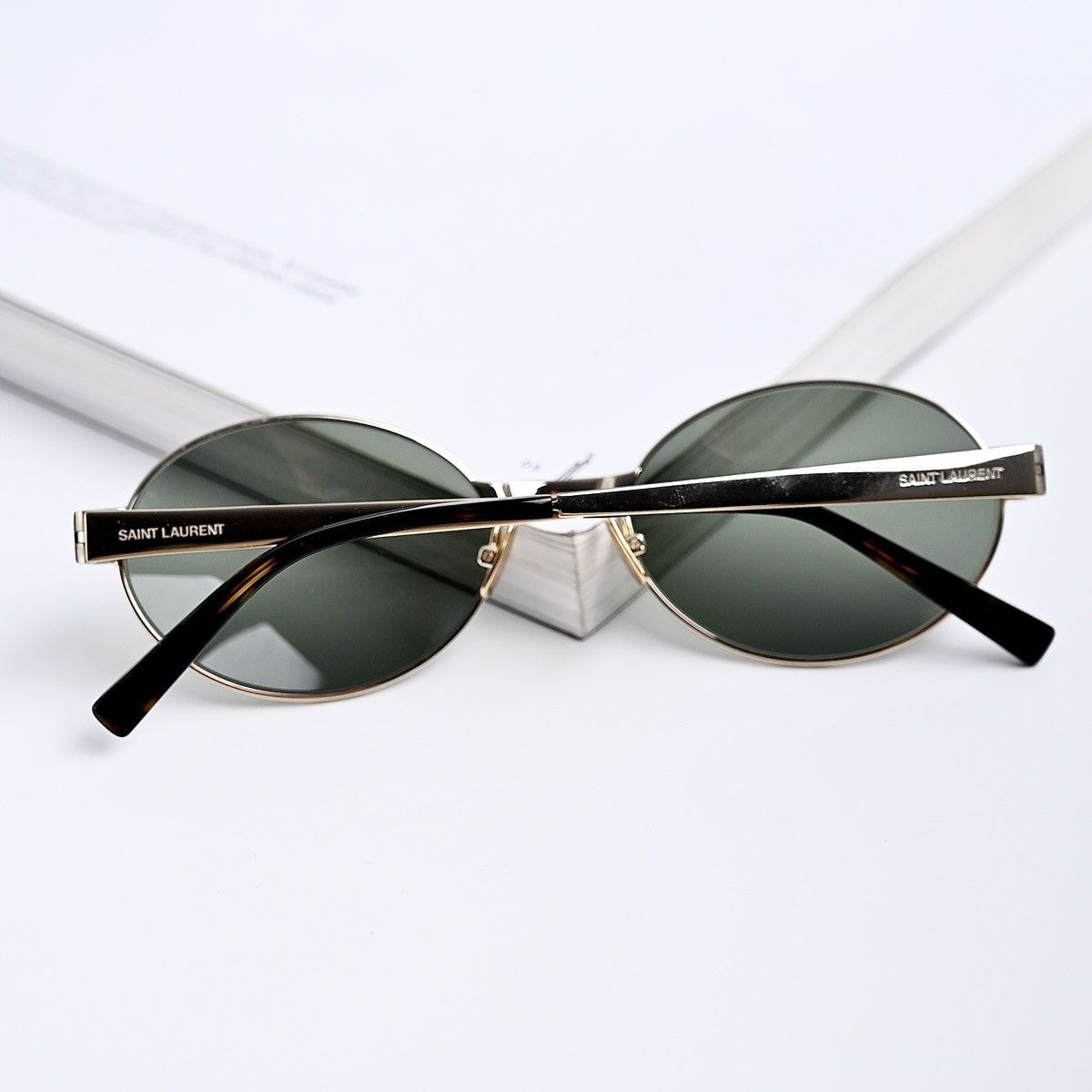 Yves Saint Laurent SAINT LAURENT SL 692 SUNGLASSES Size ONE SIZE - 8 Thumbnail