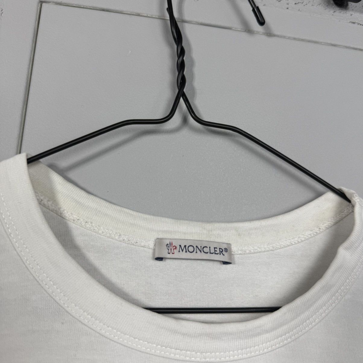 Moncler Vintage T-Shirt Moncler Logo-Patch Size US L / EU 52-54 / 3 - 5 Thumbnail