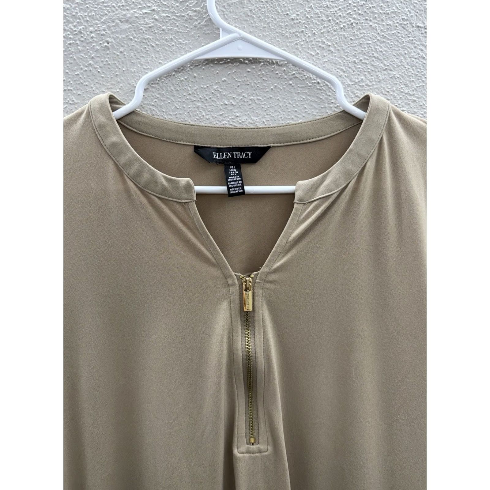 Ellen Tracy Ellen Tracy Blouse Womens Size Large Tan 3/4 Sleeve V-Neck Zipper Size L / US 10 / IT 46 - 3 Thumbnail